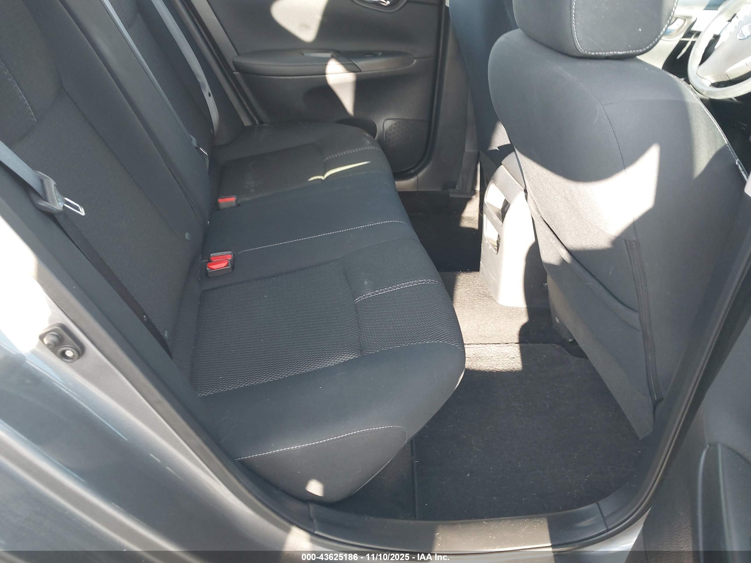 NISSAN SENTRA image 8