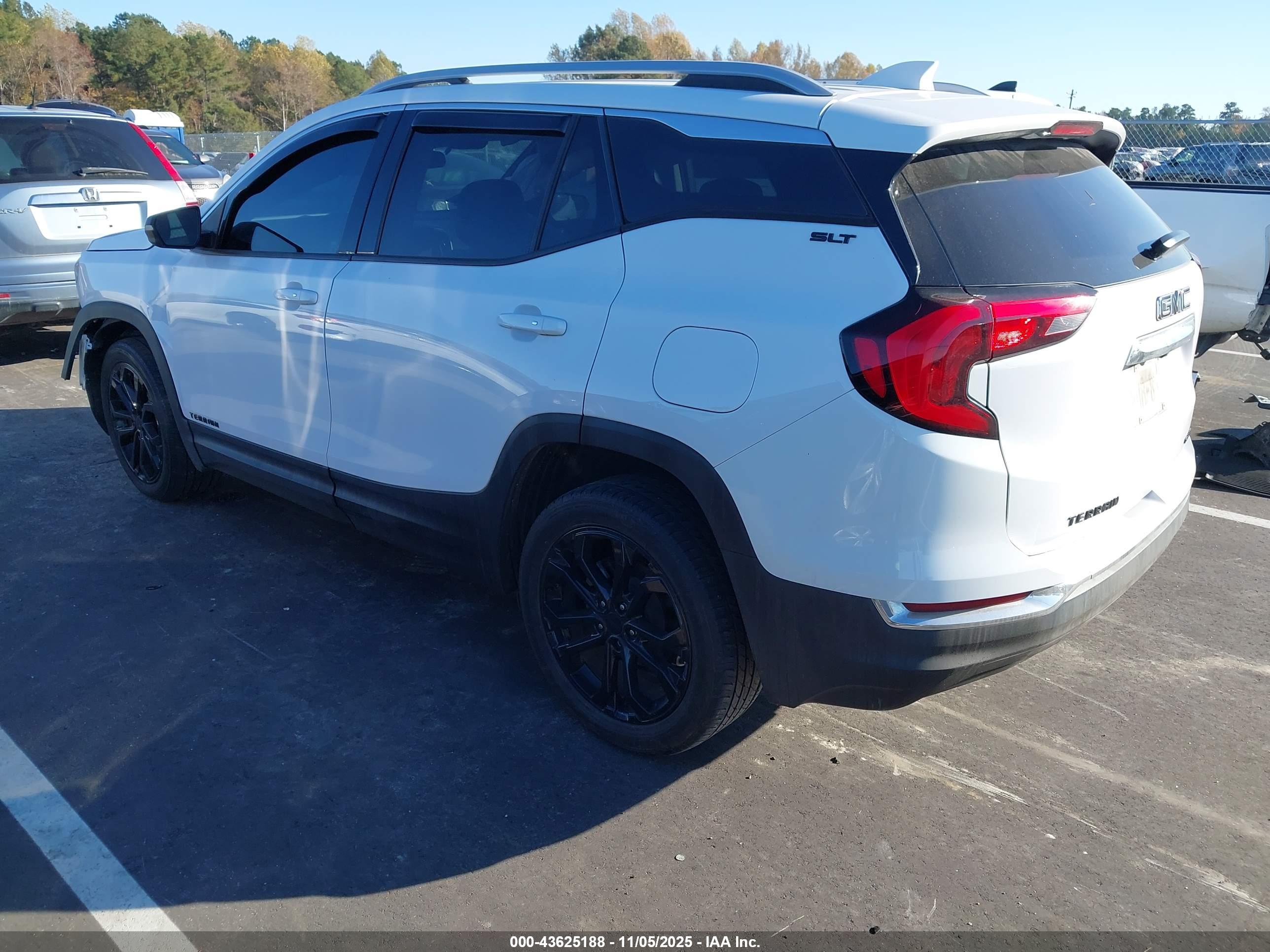 GMC TERRAIN image 3
