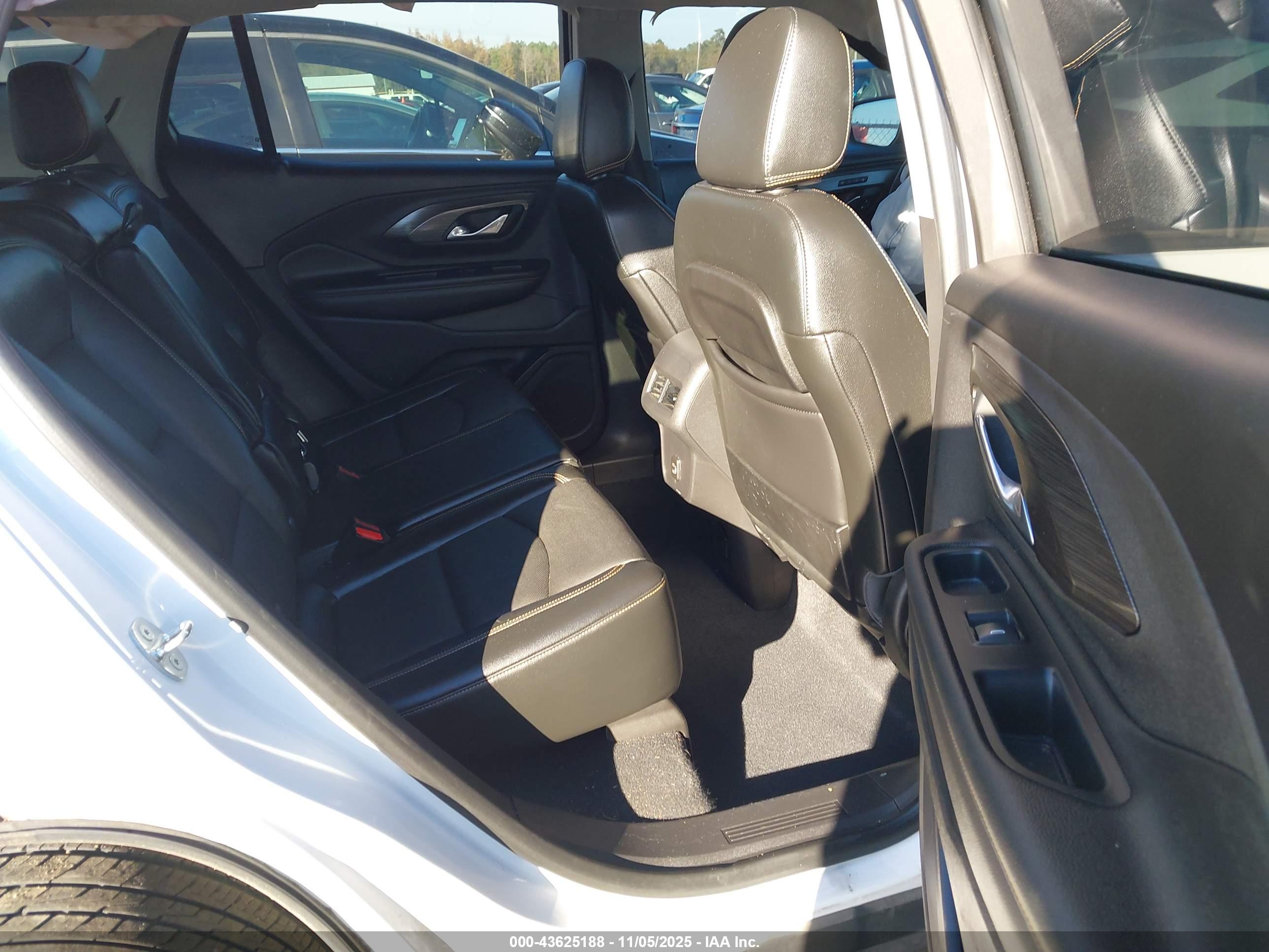 GMC TERRAIN image 8