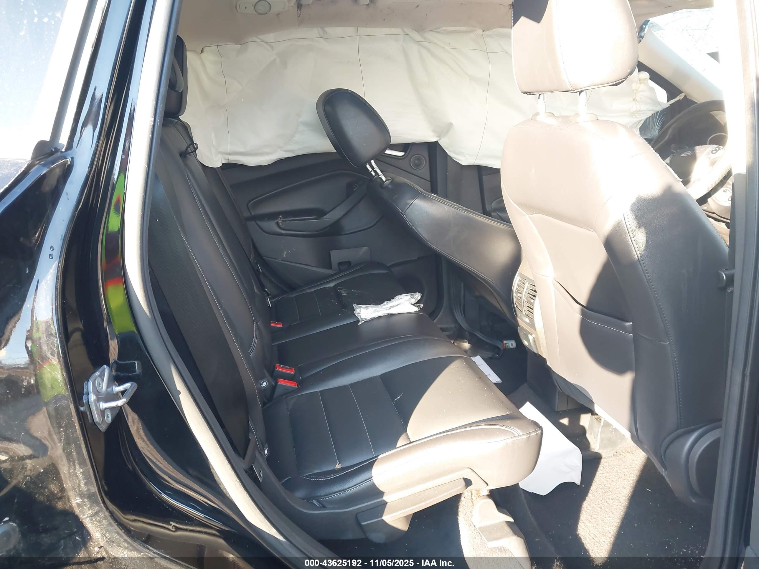 FORD ESCAPE image 8