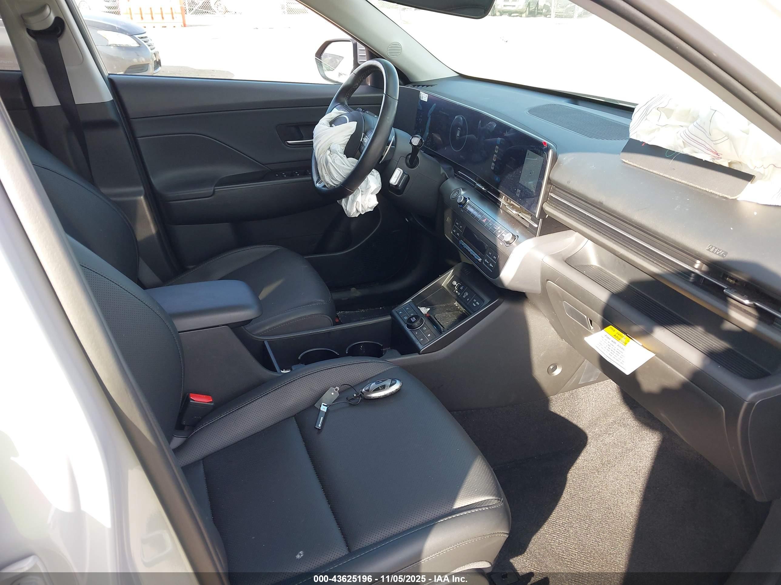 HYUNDAI KONA image 5