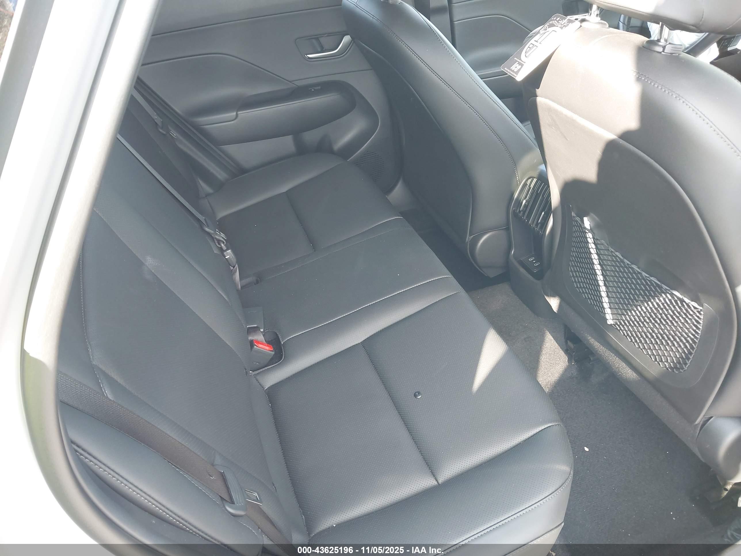 HYUNDAI KONA image 8