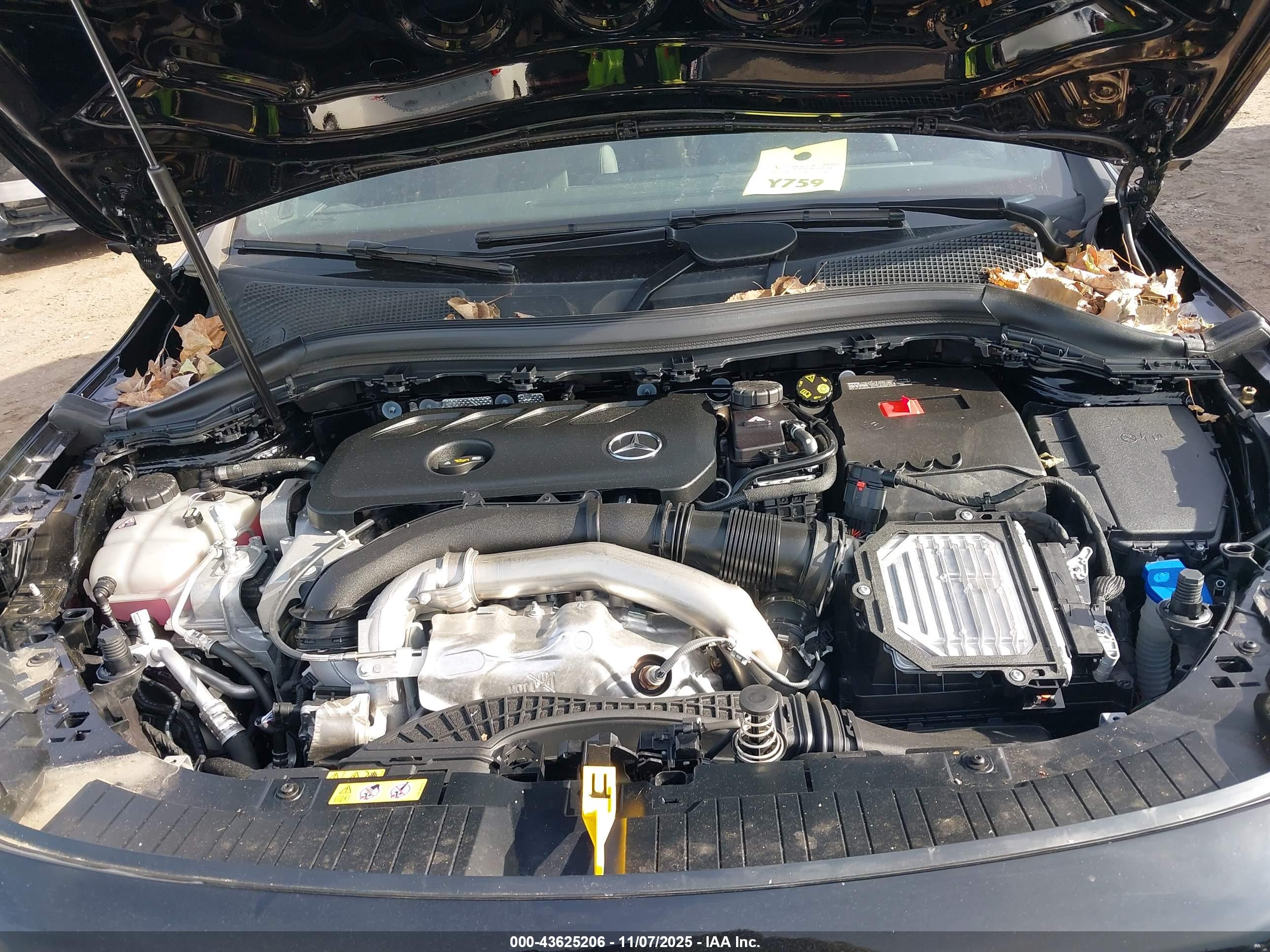MERCEDES-BENZ GLA image 10