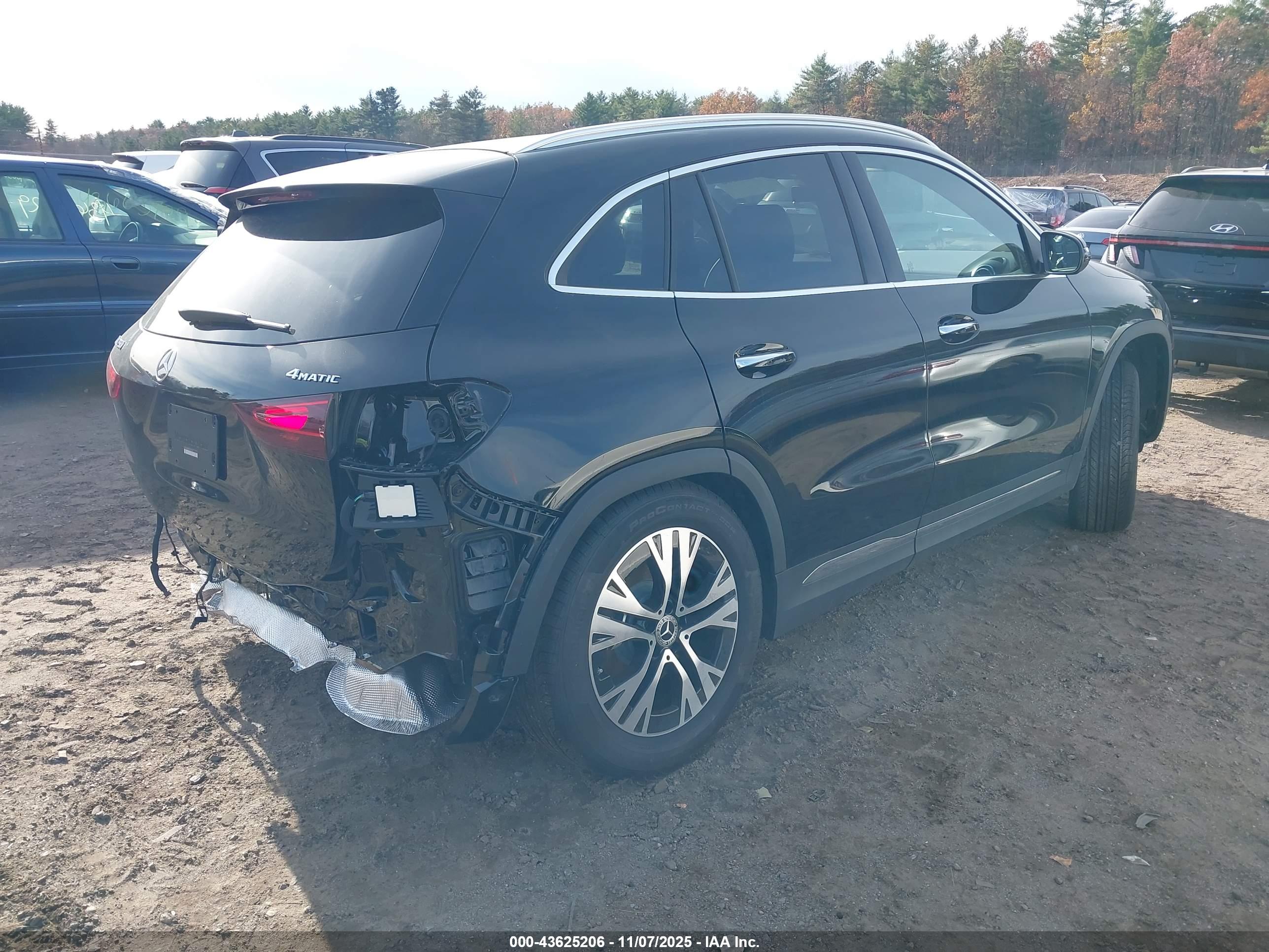 MERCEDES-BENZ GLA image 4