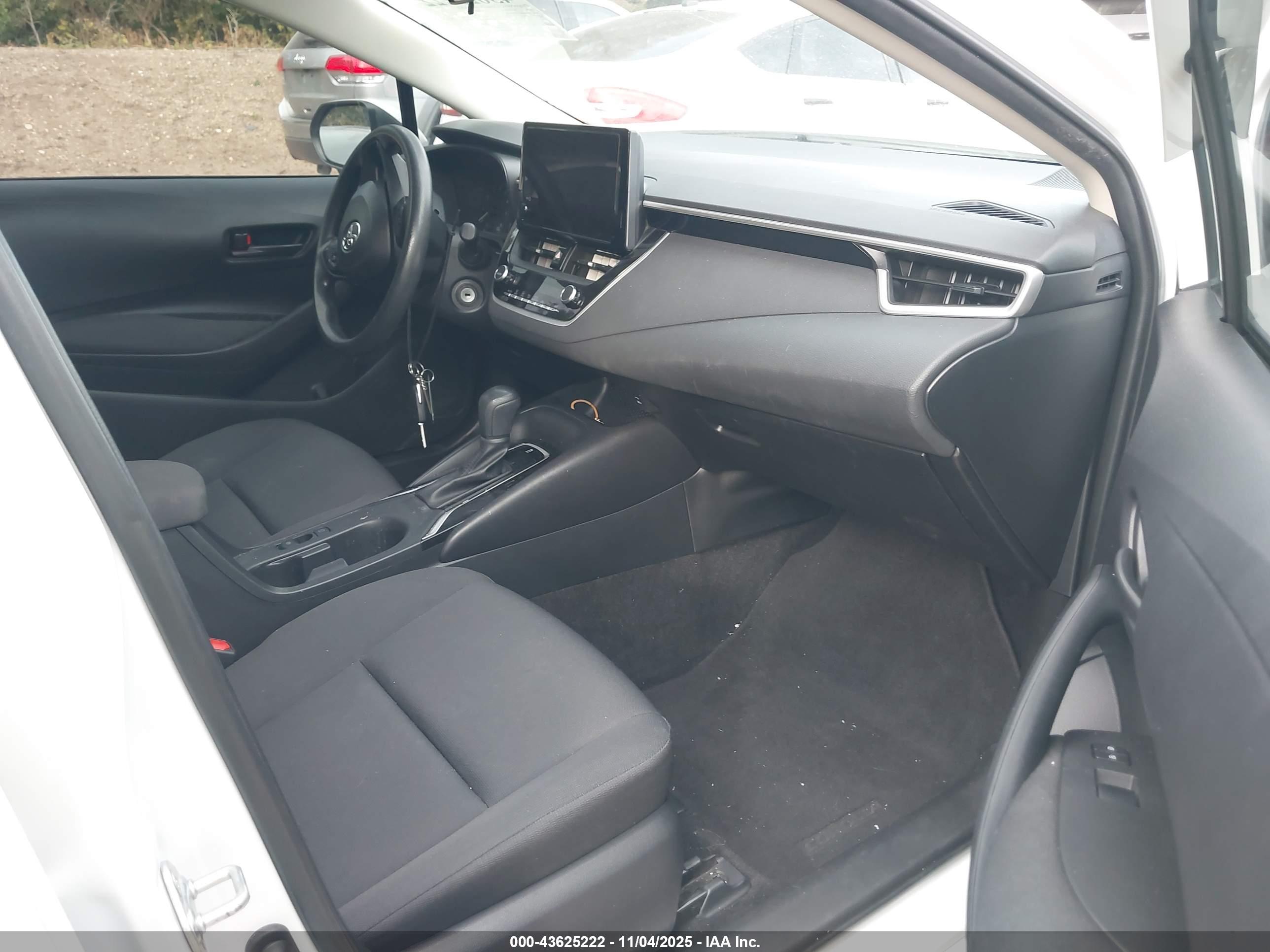 TOYOTA COROLLA image 5