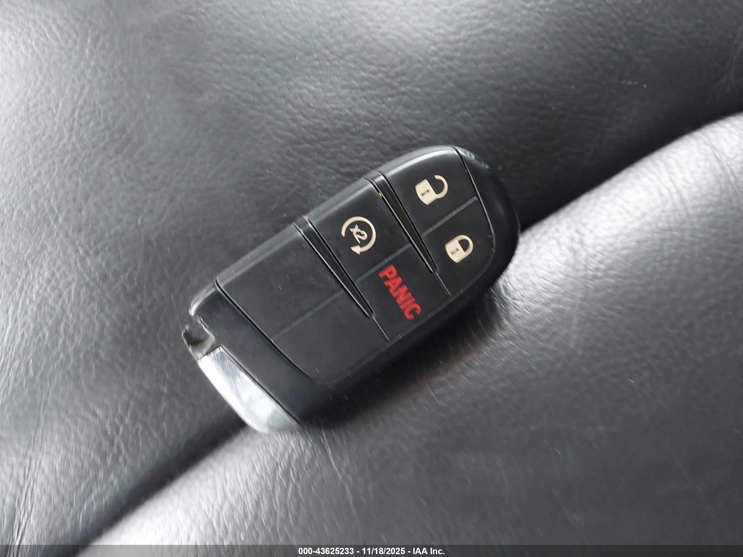JEEP RENEGADE image 11