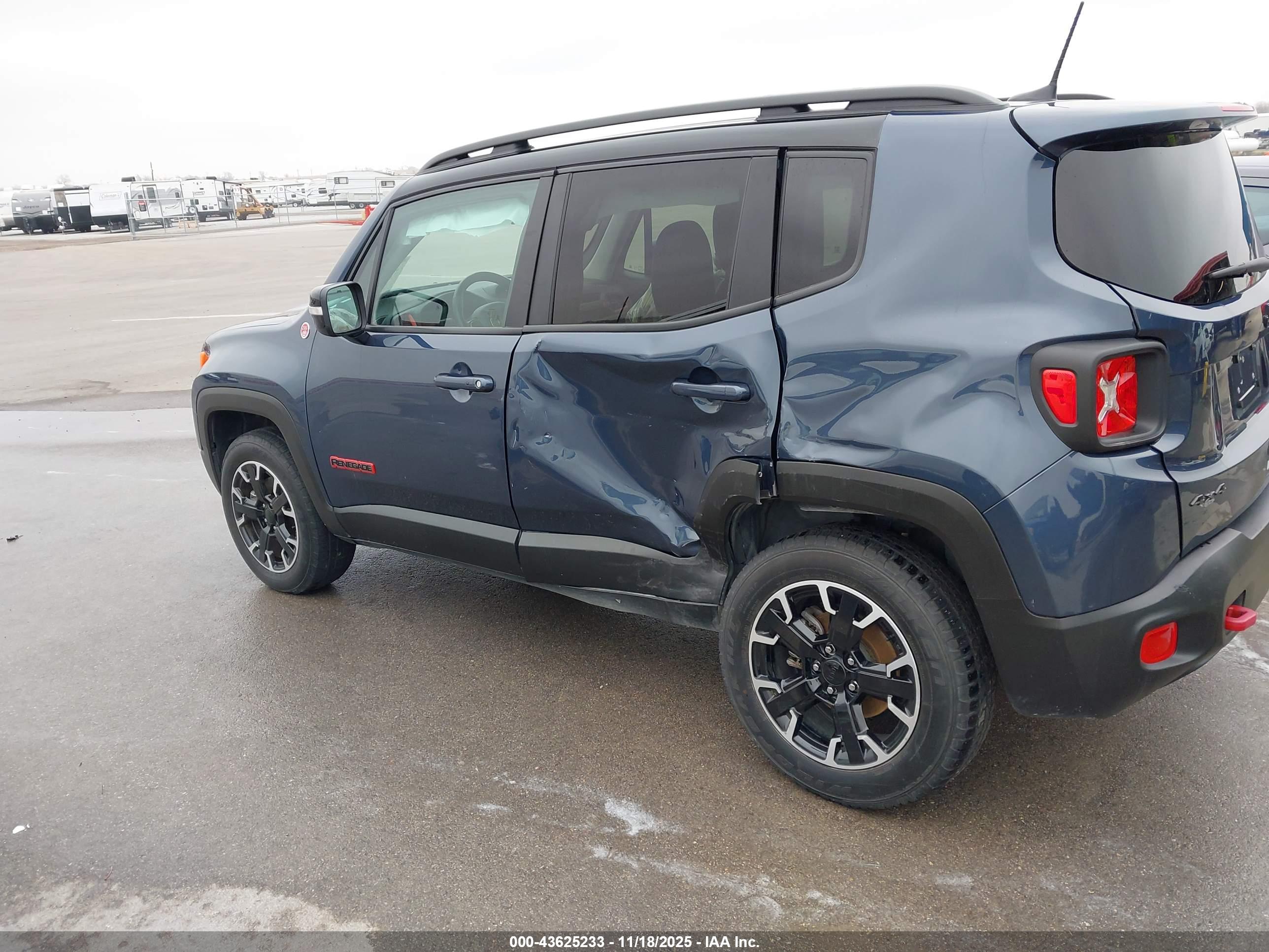 JEEP RENEGADE image 6