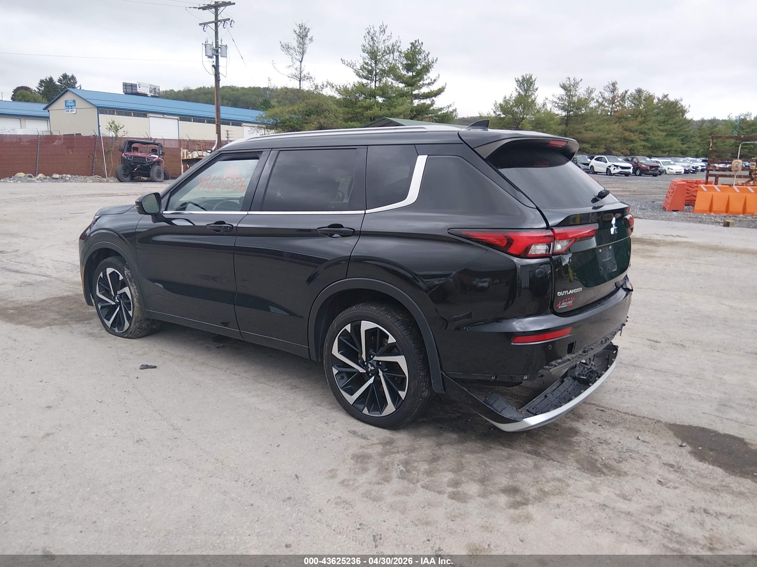 MITSUBISHI OUTLANDER image 3