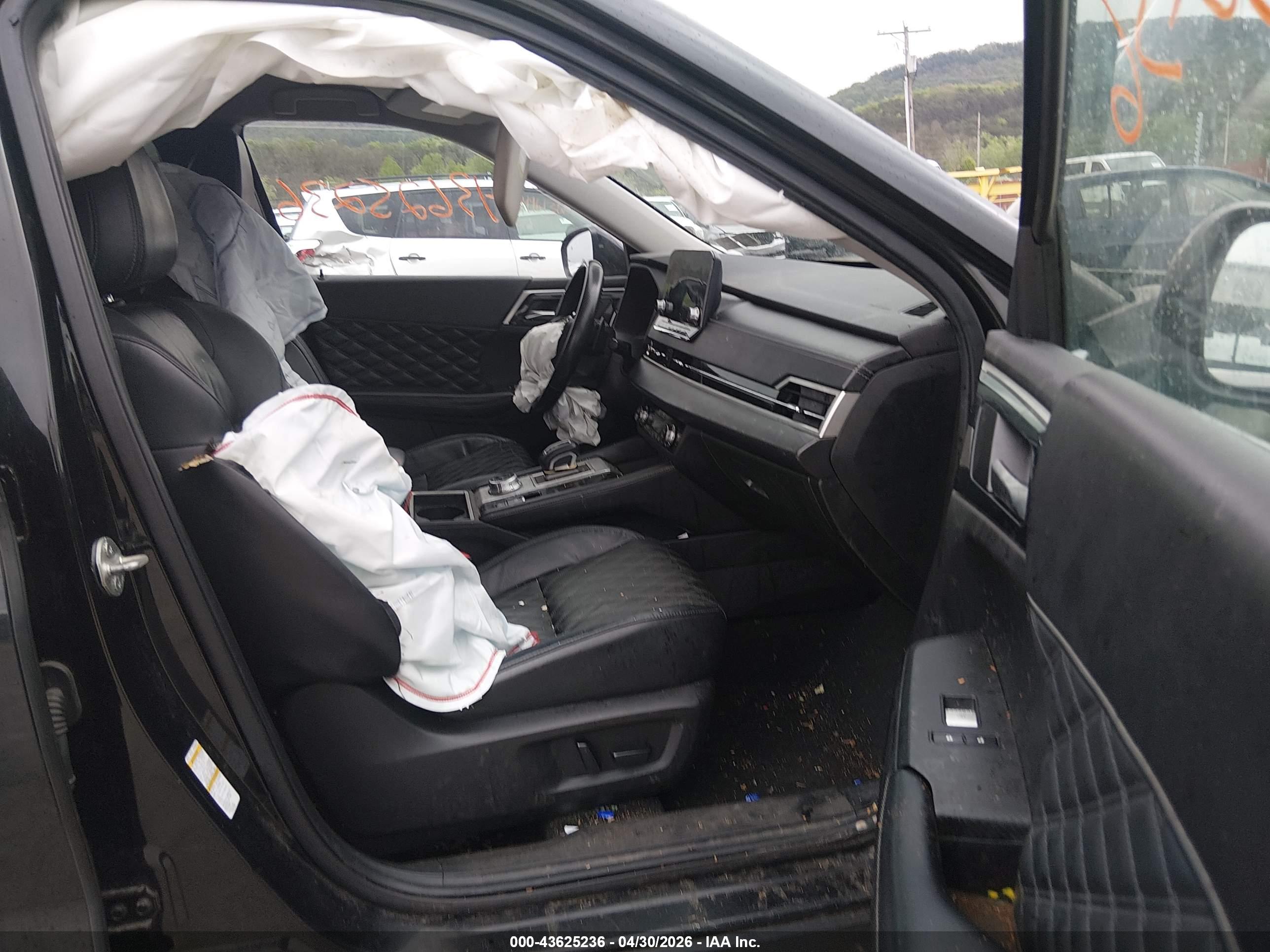 MITSUBISHI OUTLANDER image 5