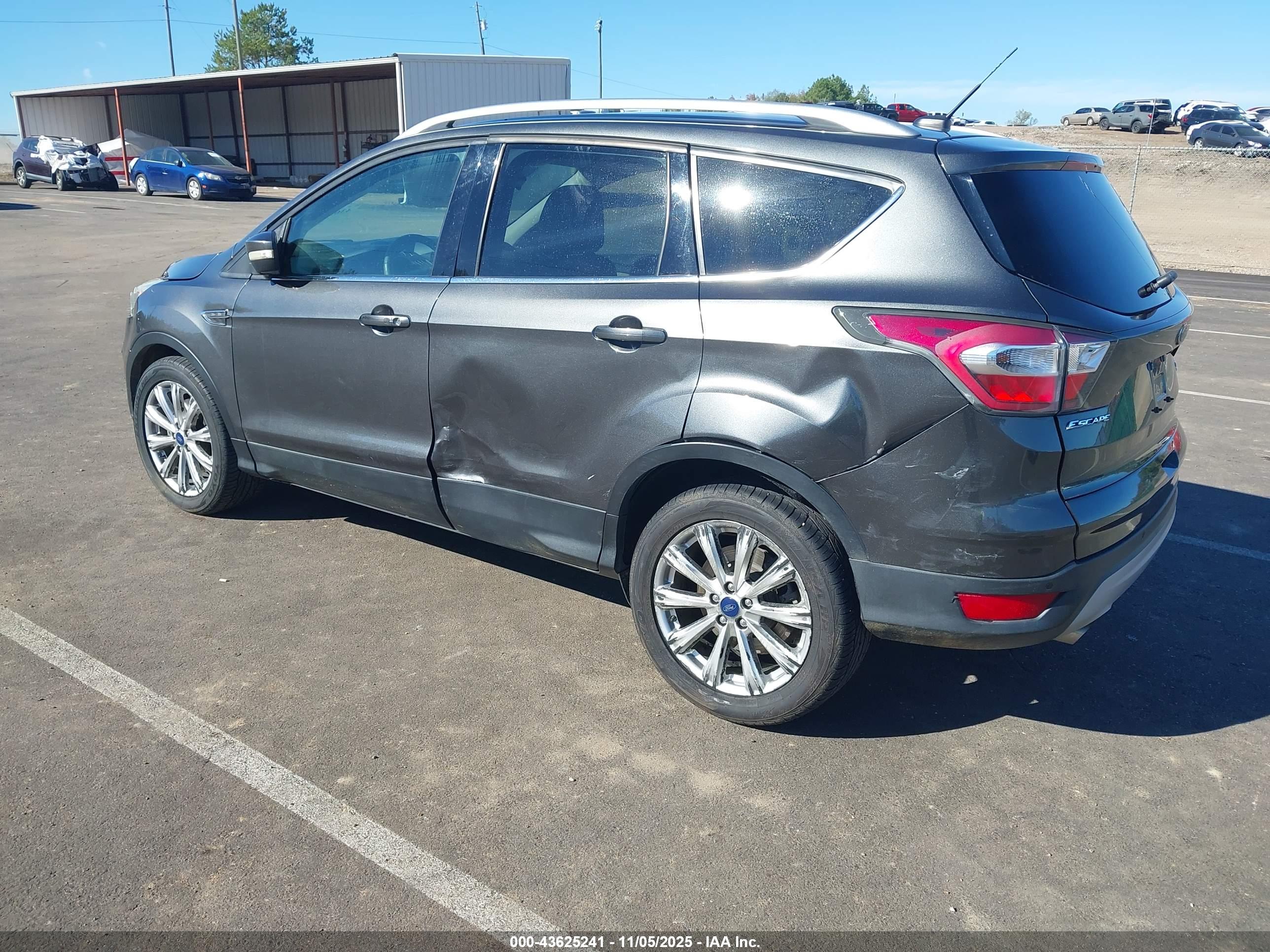 FORD ESCAPE image 3