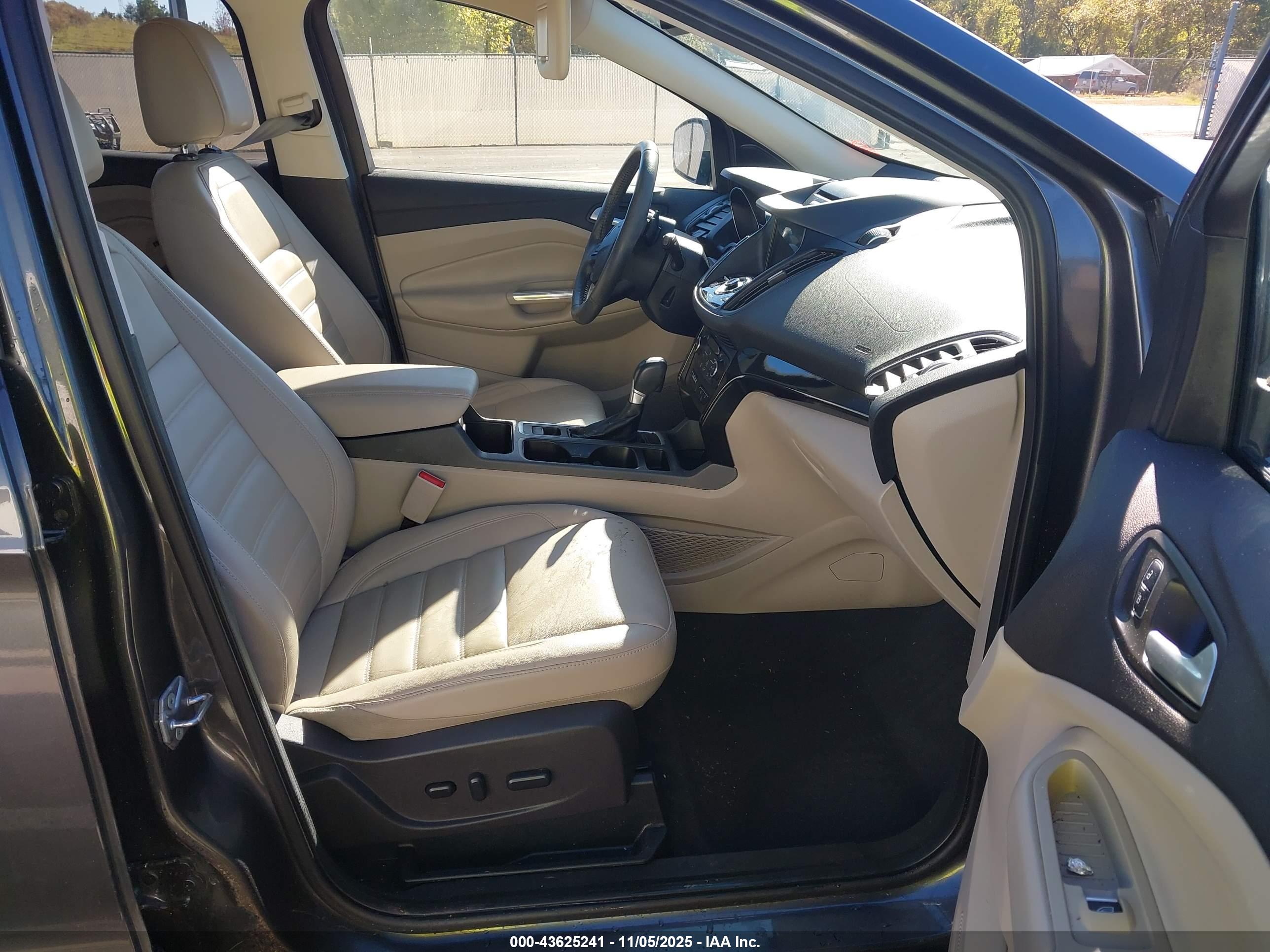 FORD ESCAPE image 5