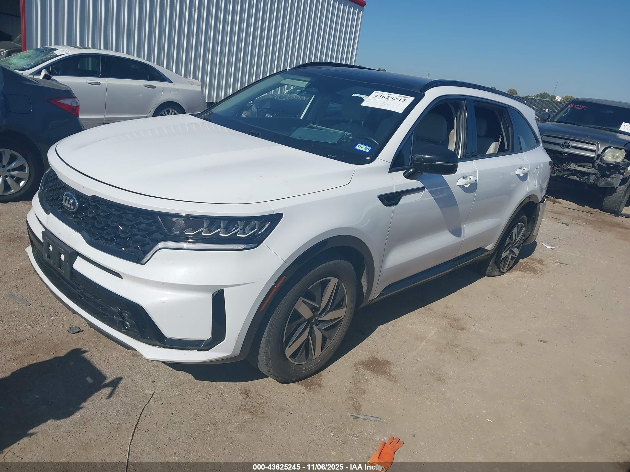 KIA SORENTO image 2