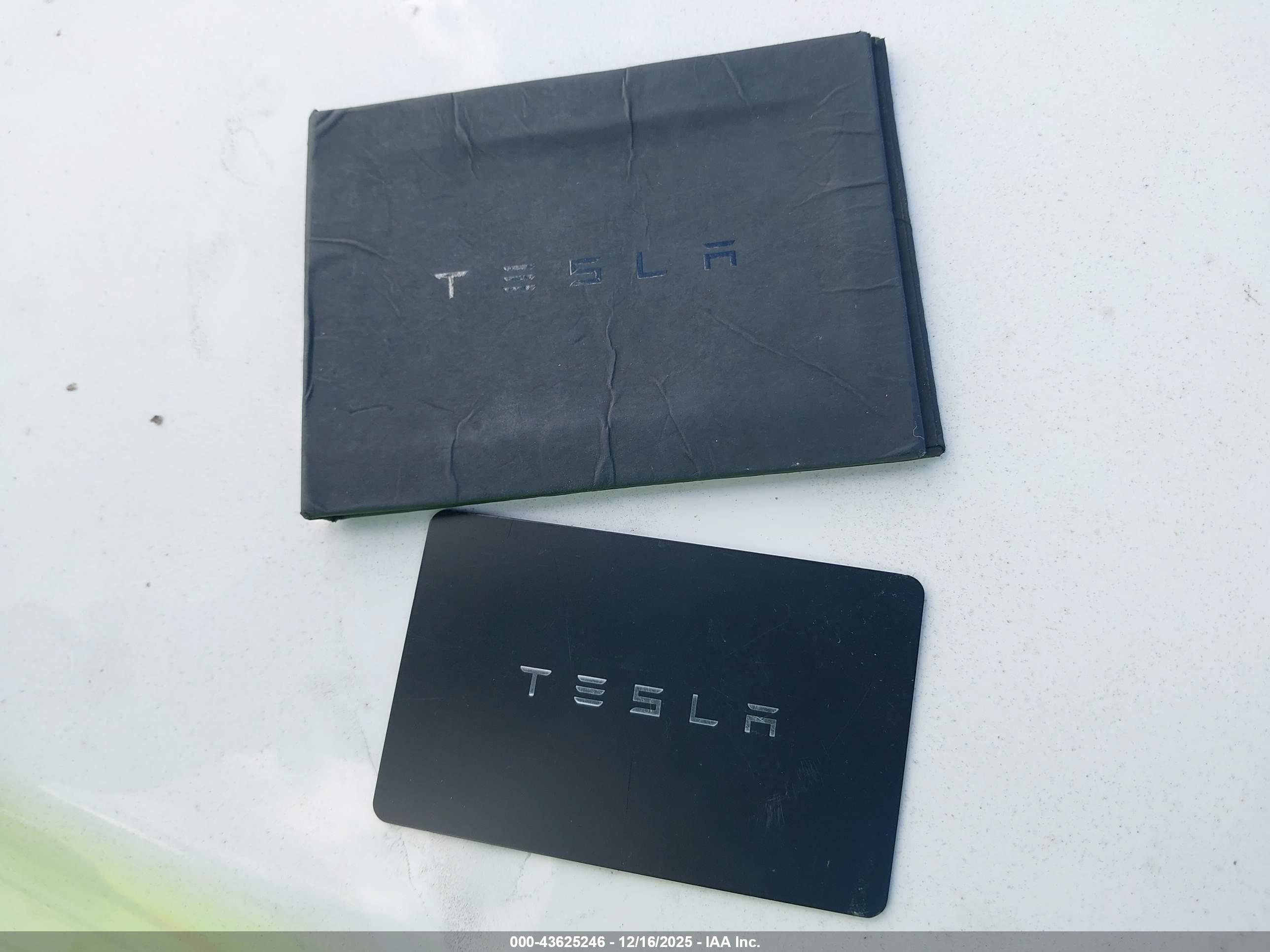 TESLA MODEL image 11