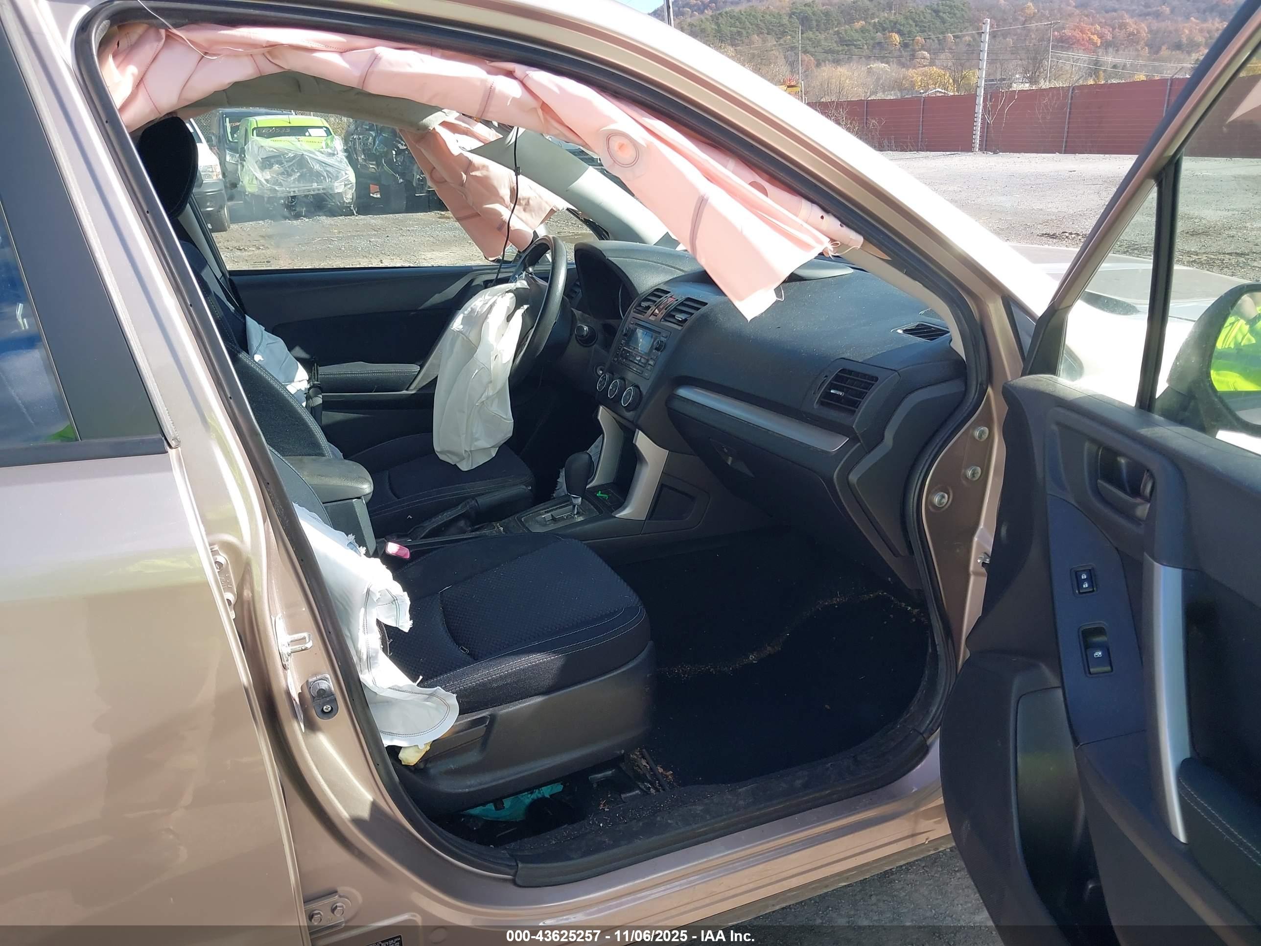 SUBARU FORESTER image 5