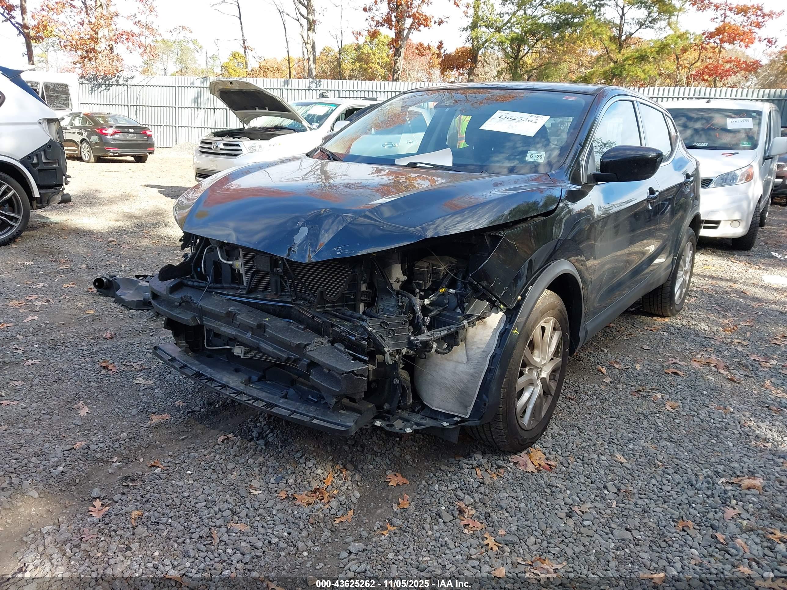NISSAN ROGUE image 2