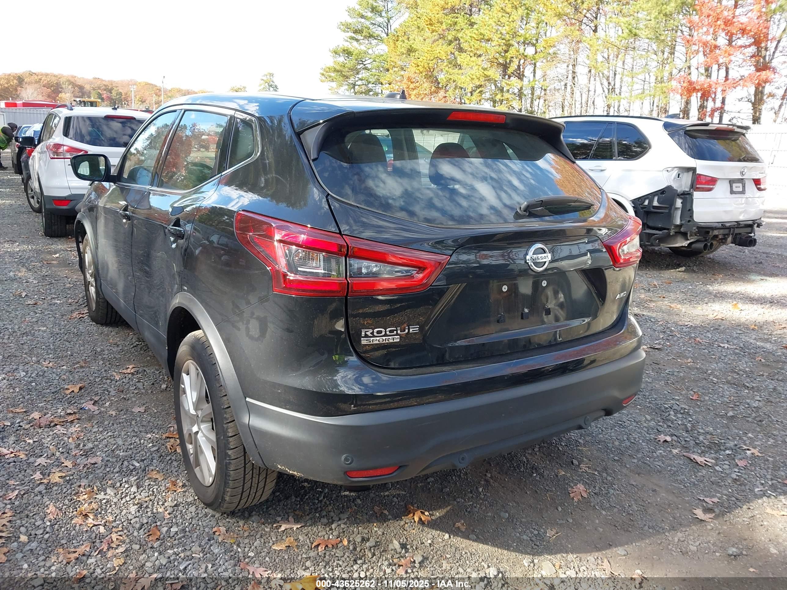 NISSAN ROGUE image 3