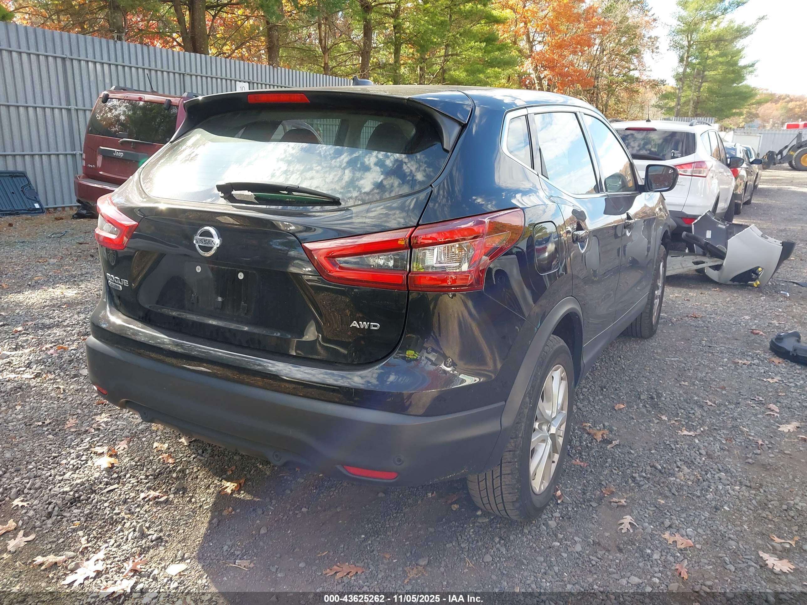 NISSAN ROGUE image 4