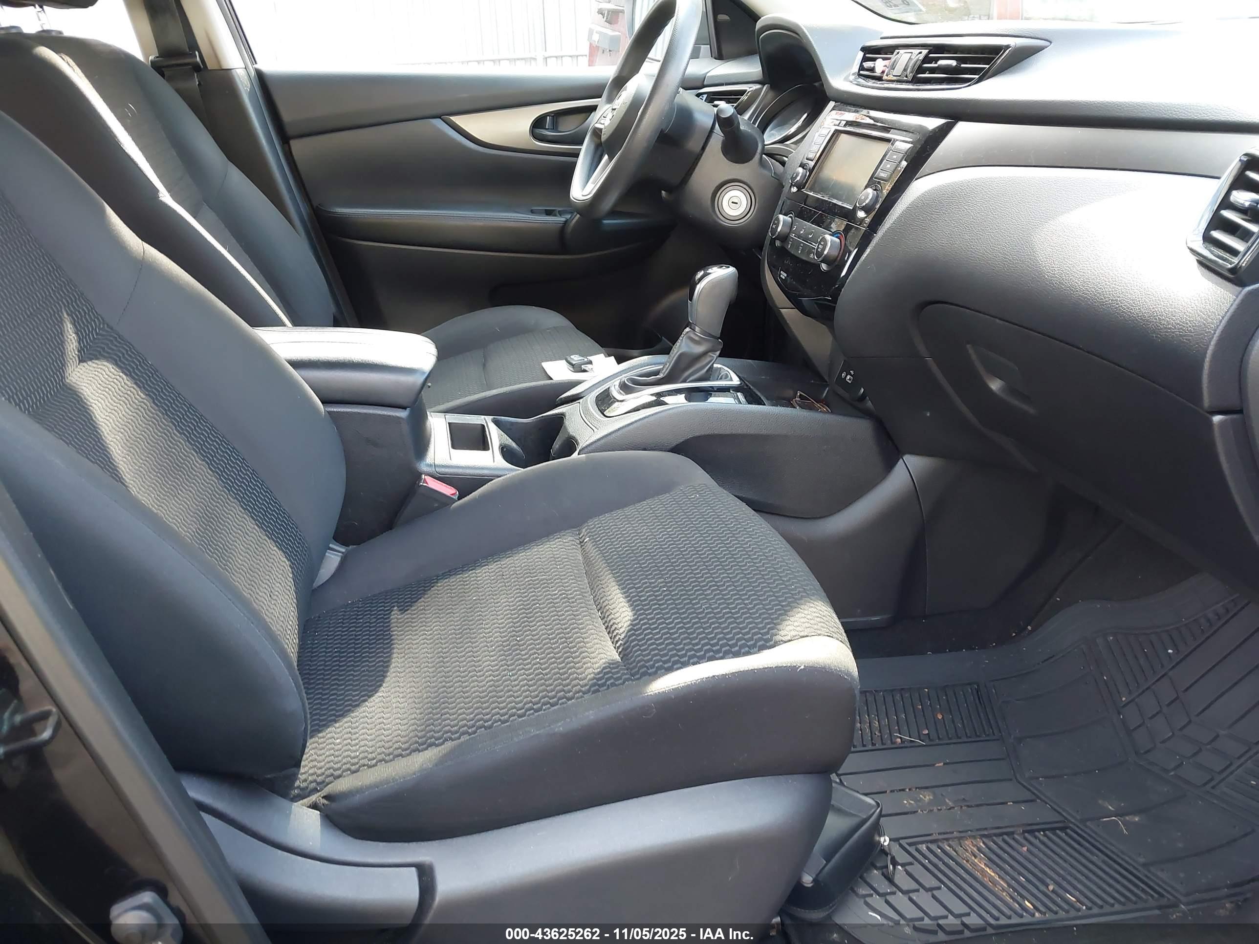 NISSAN ROGUE image 5