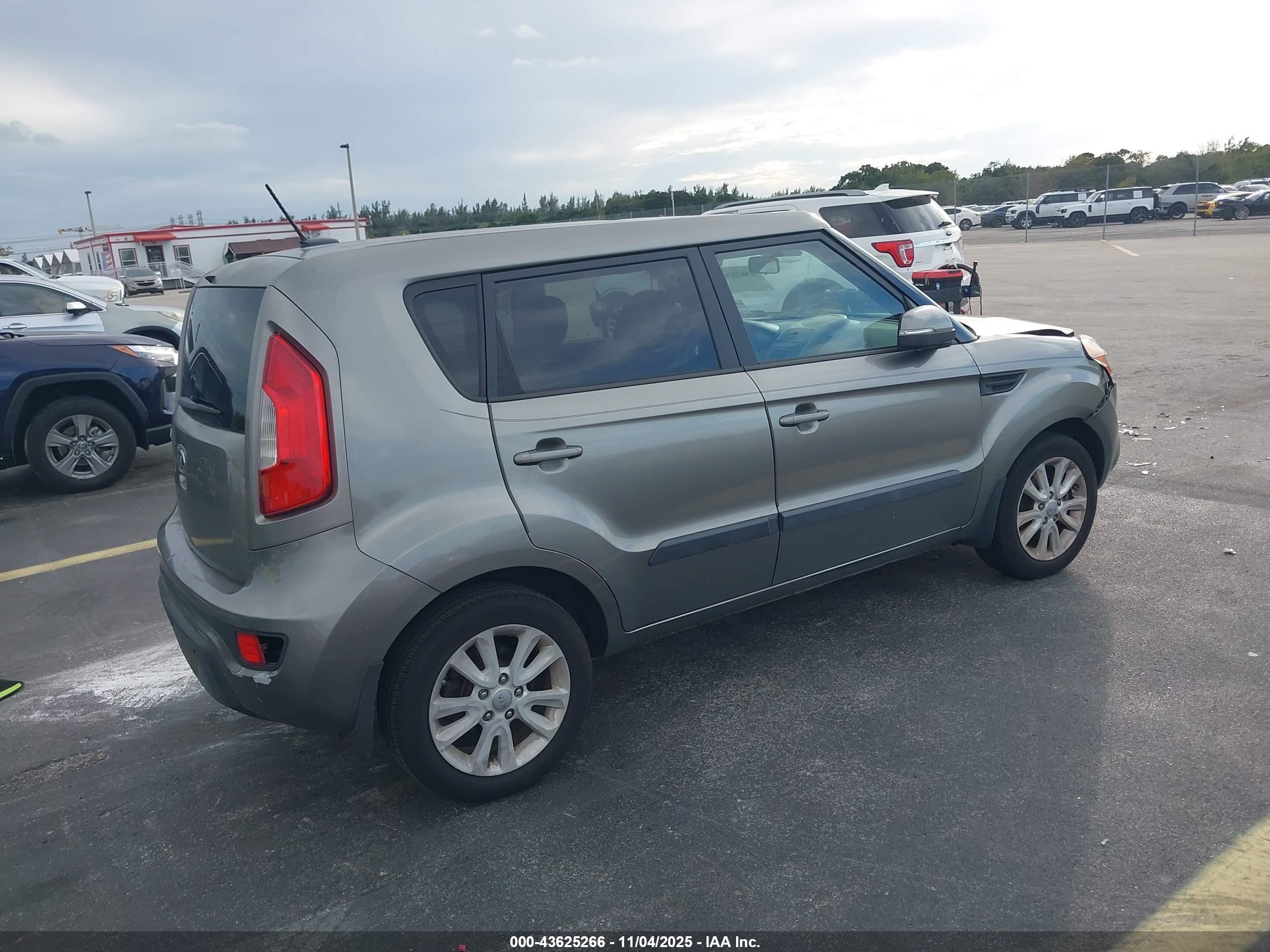 KIA SOUL image 4