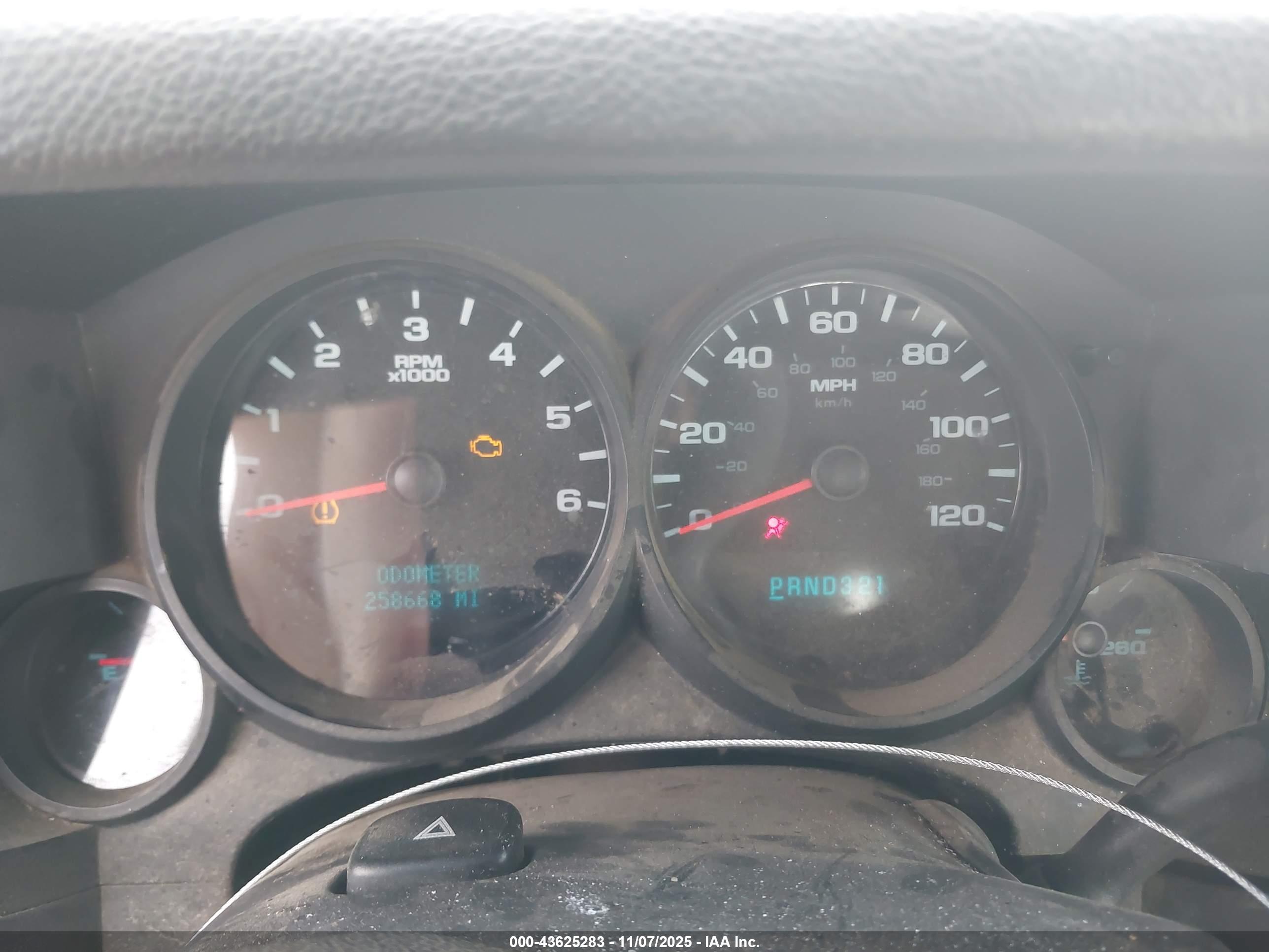 CHEVROLET SILVERADO image 7