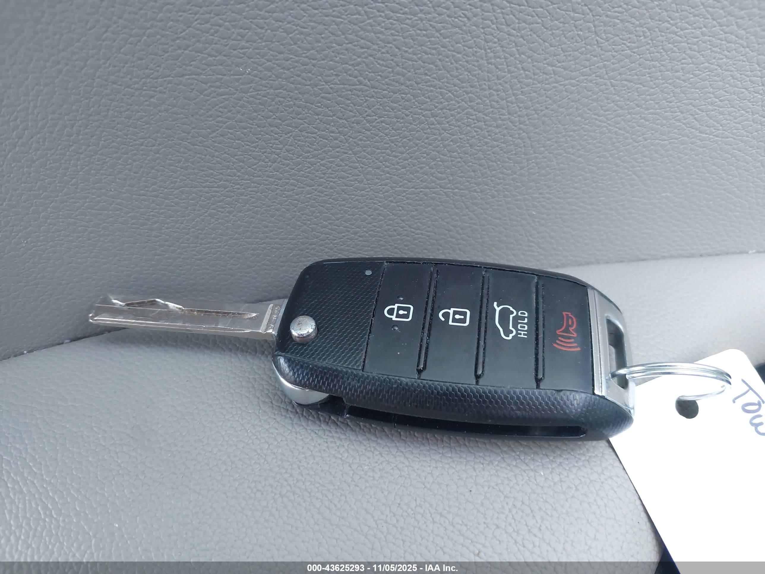 KIA SPORTAGE image 11