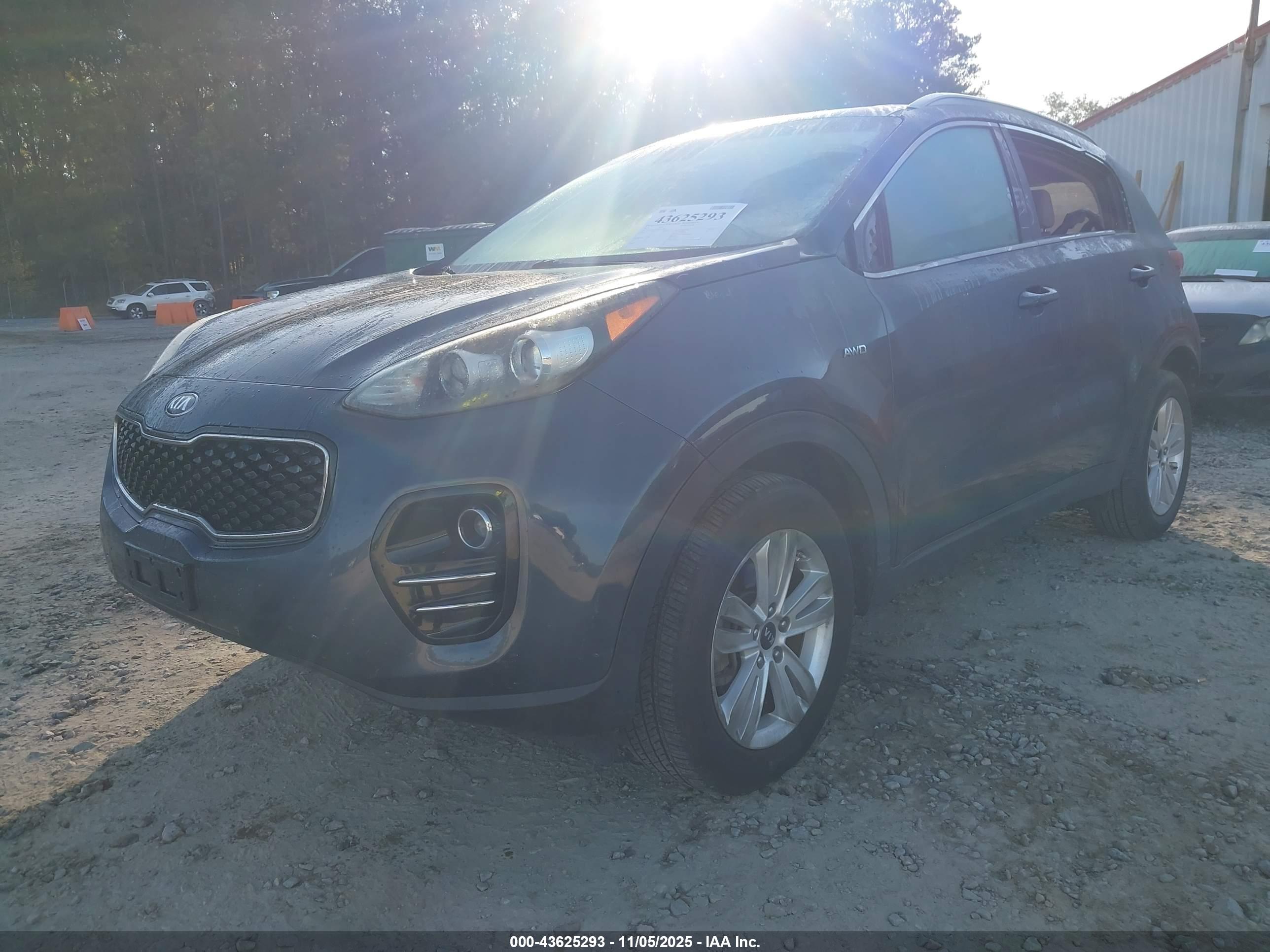 KIA SPORTAGE image 2