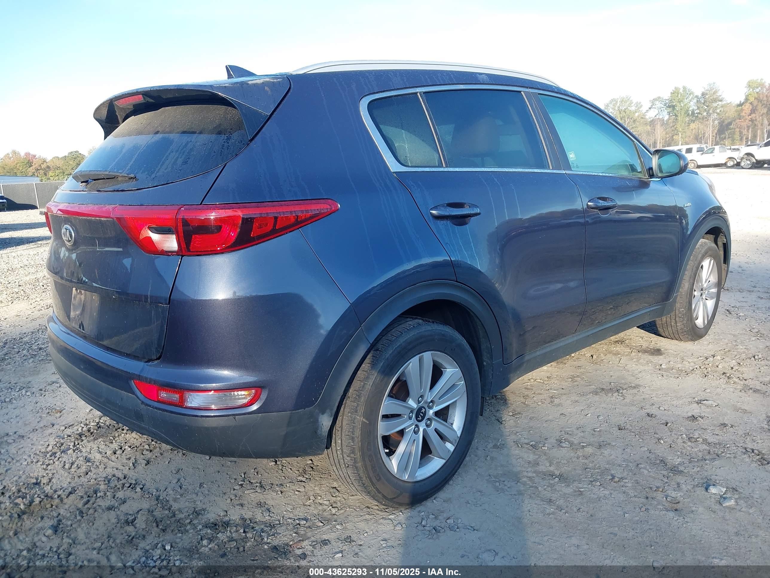 KIA SPORTAGE image 4