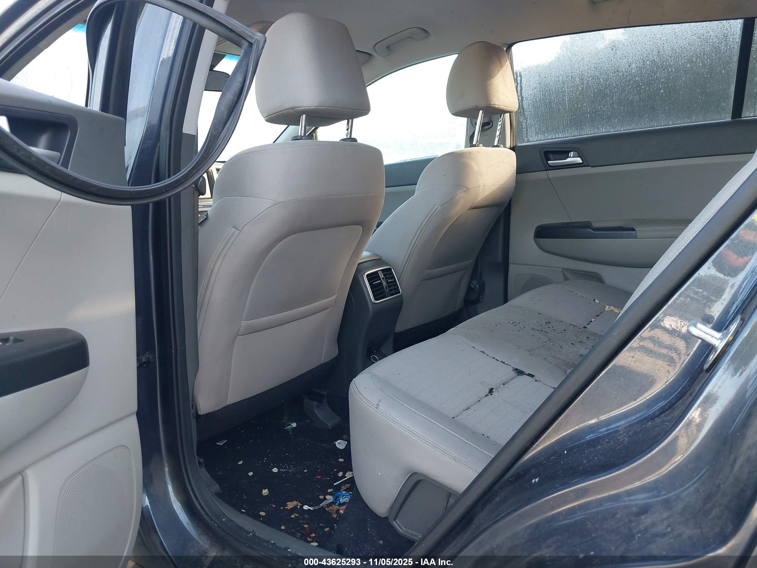 KIA SPORTAGE image 8