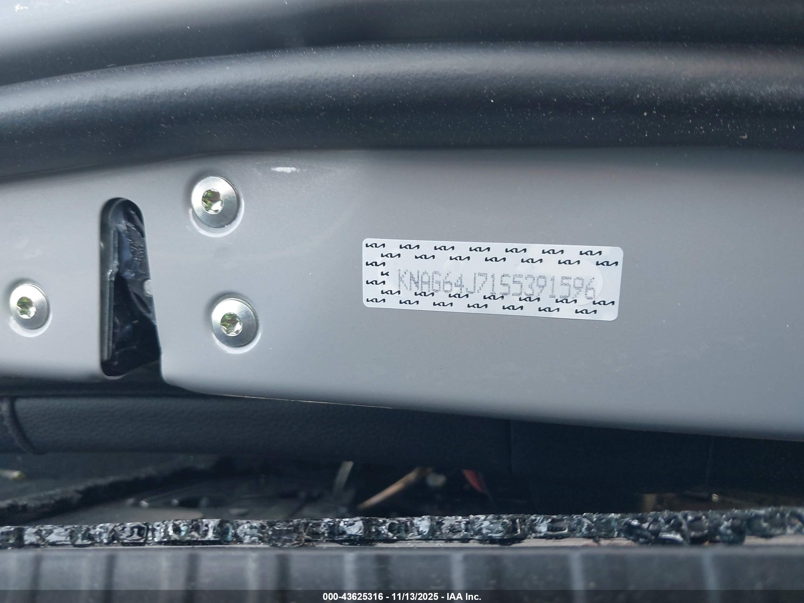 KIA K5 image 9
