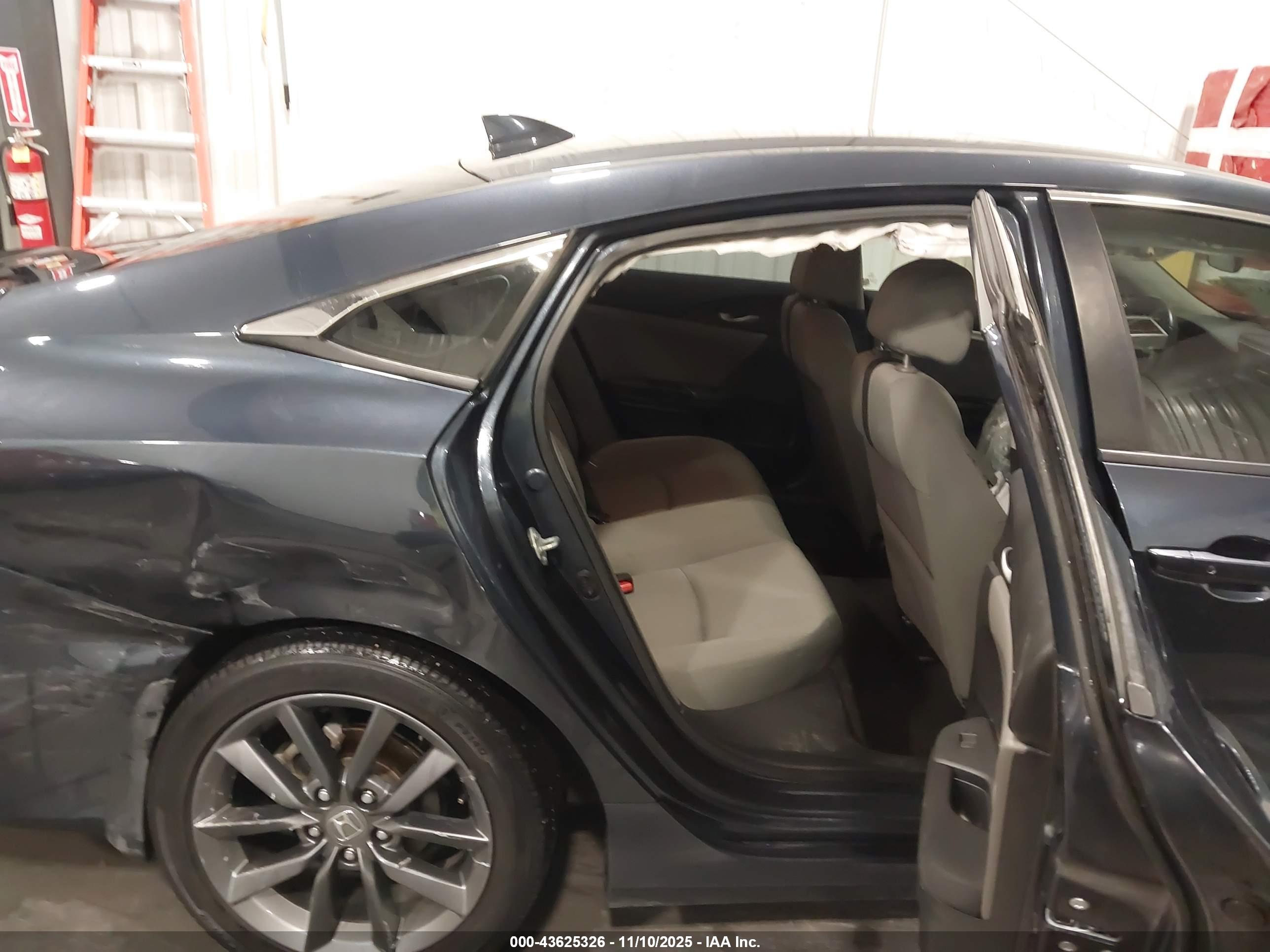 HONDA CIVIC image 8