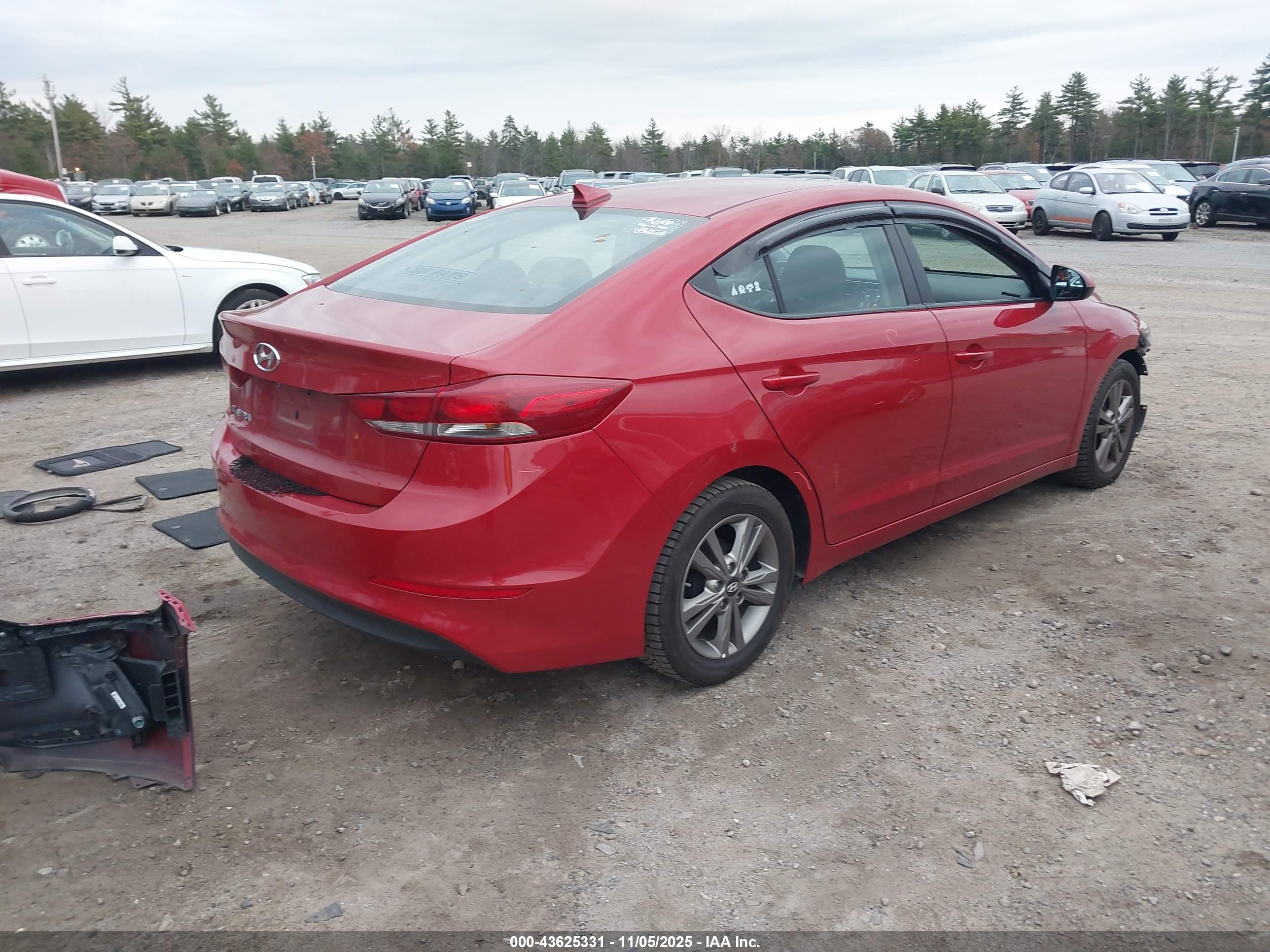 HYUNDAI ELANTRA image 4