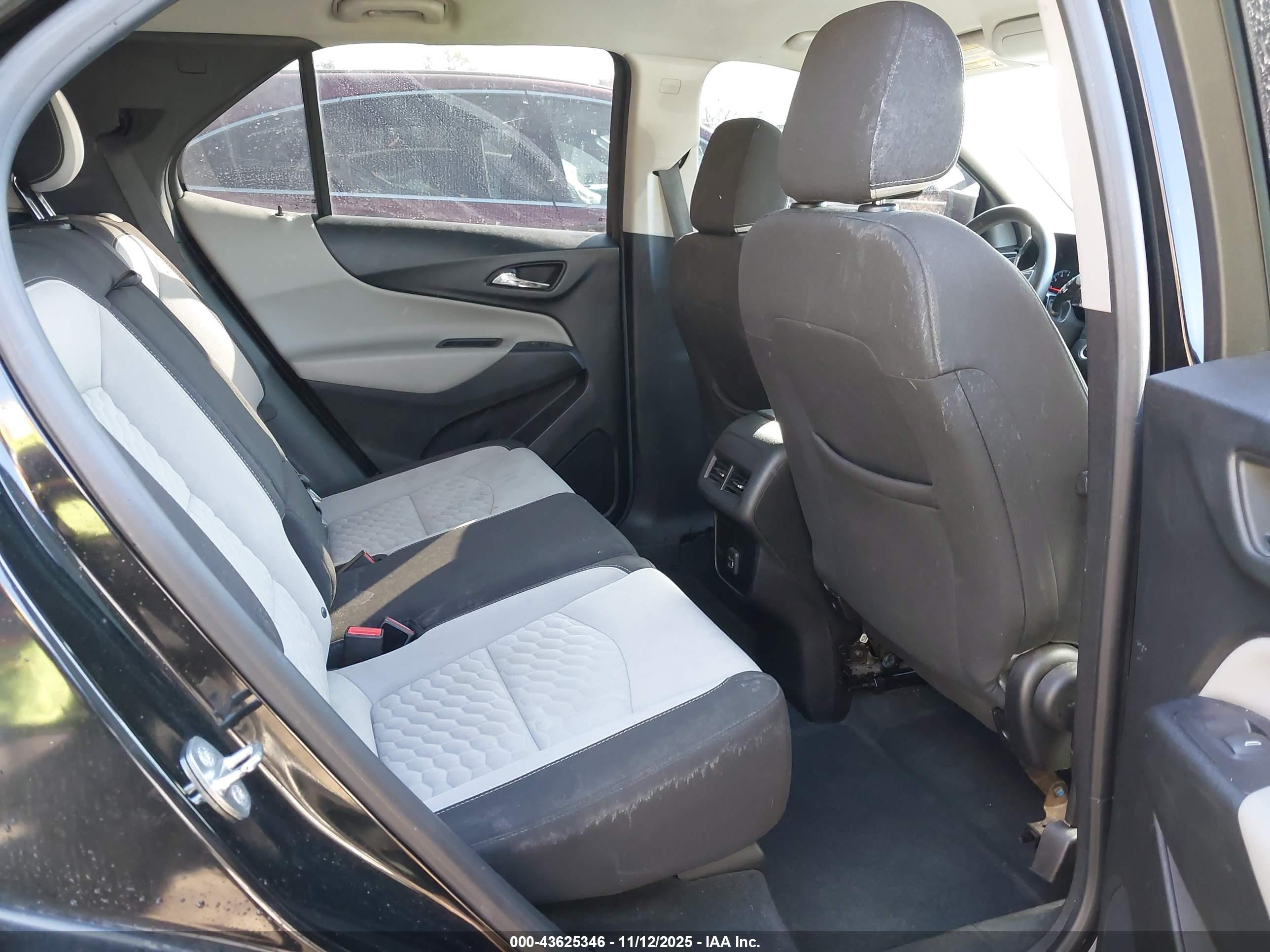 CHEVROLET EQUINOX image 8