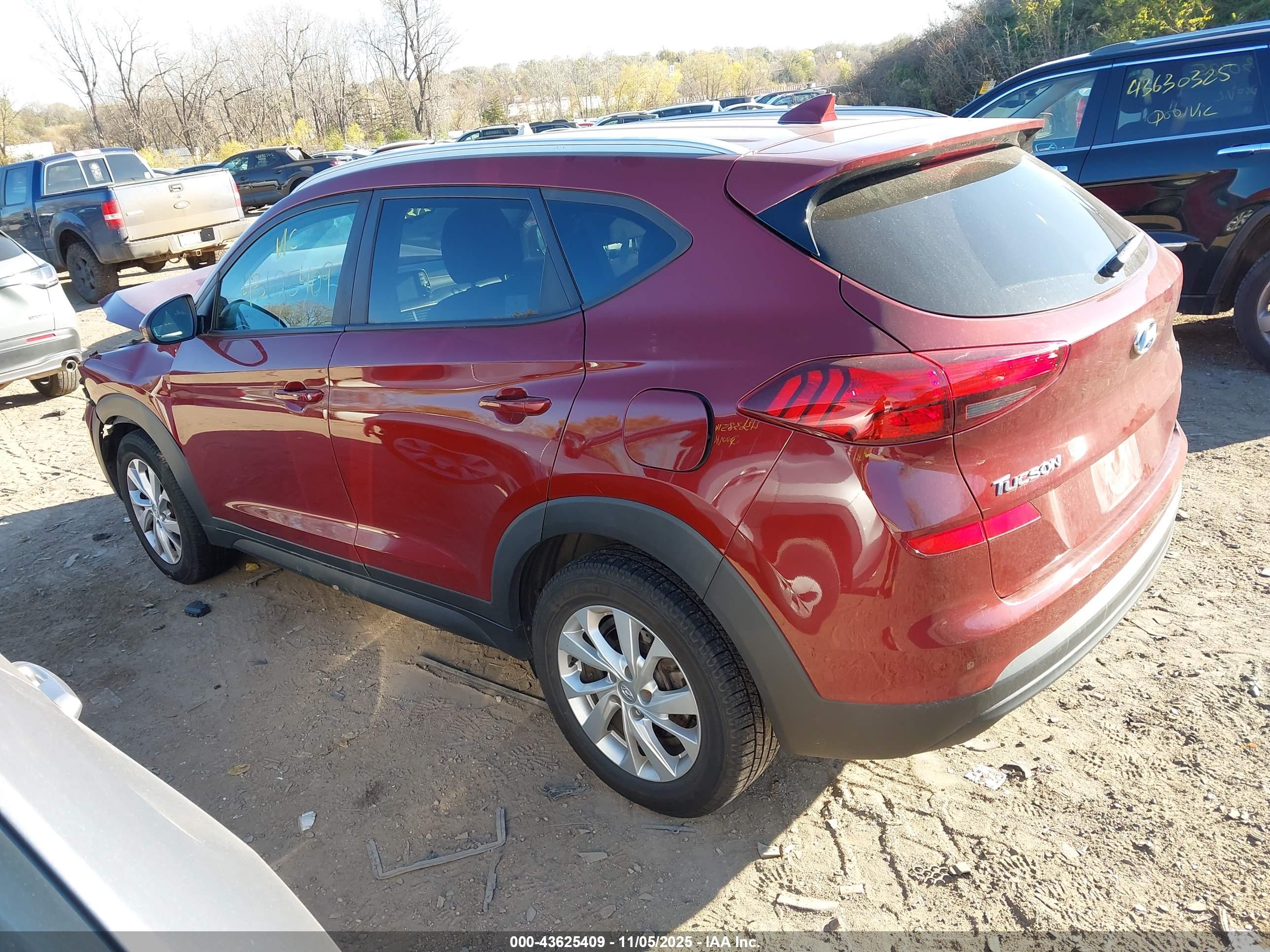 HYUNDAI TUCSON image 3