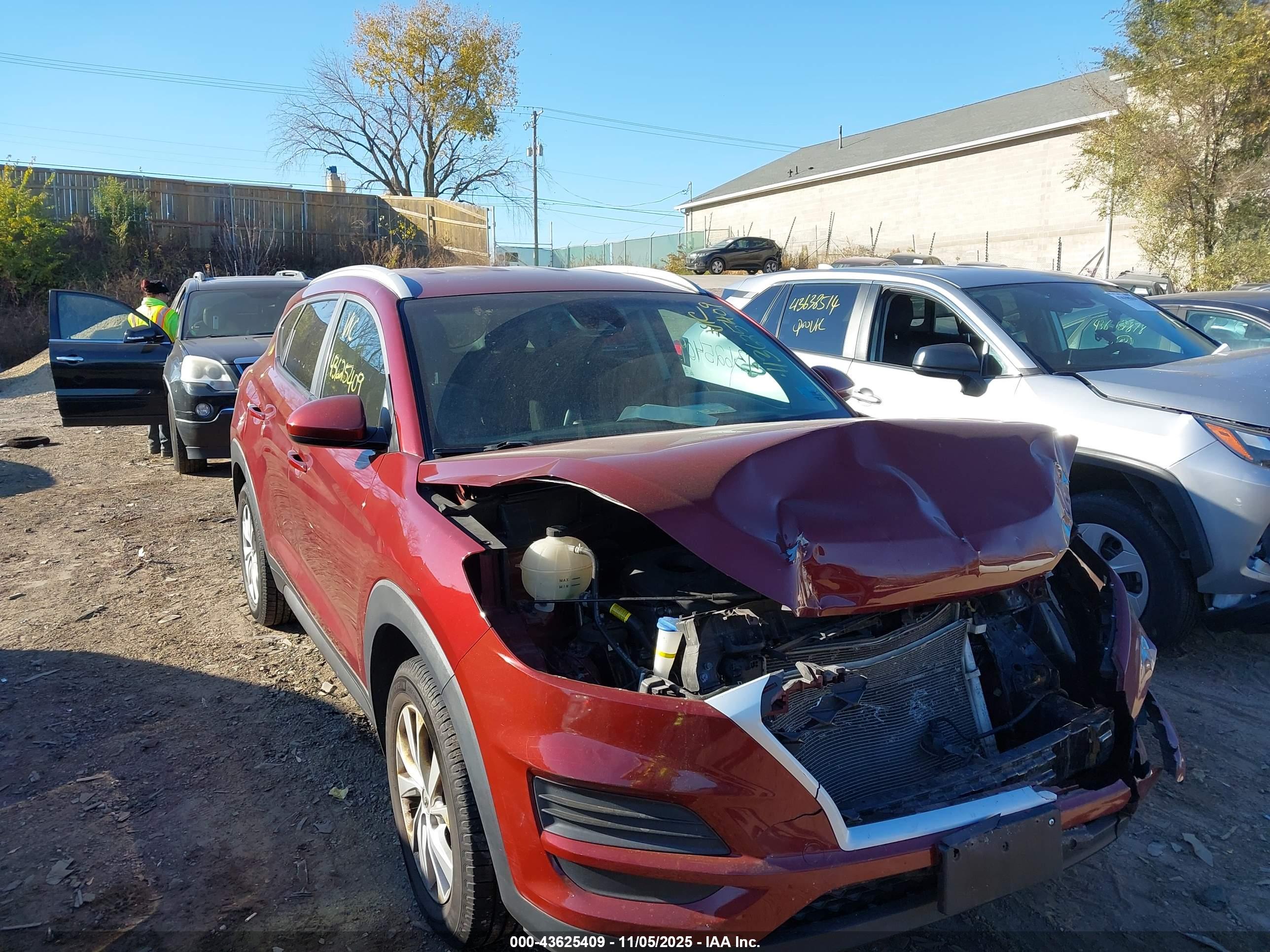 HYUNDAI TUCSON image 6