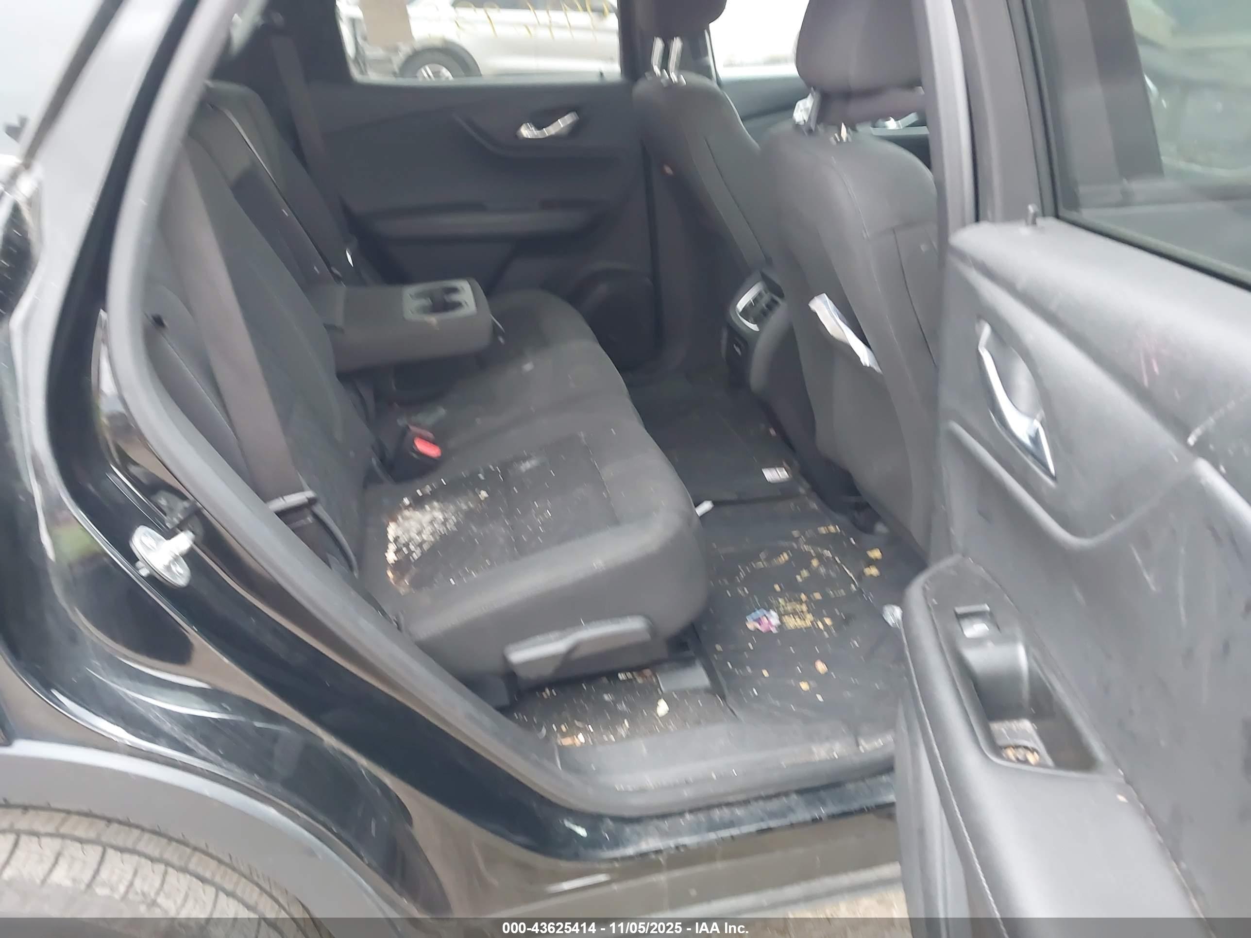 CHEVROLET BLAZER image 8