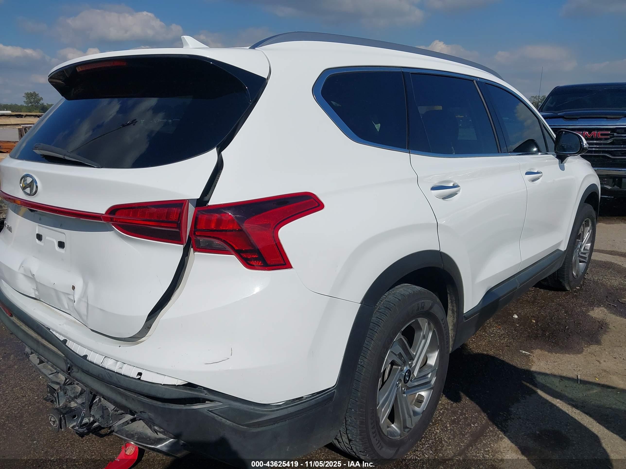 HYUNDAI SANTA image 4
