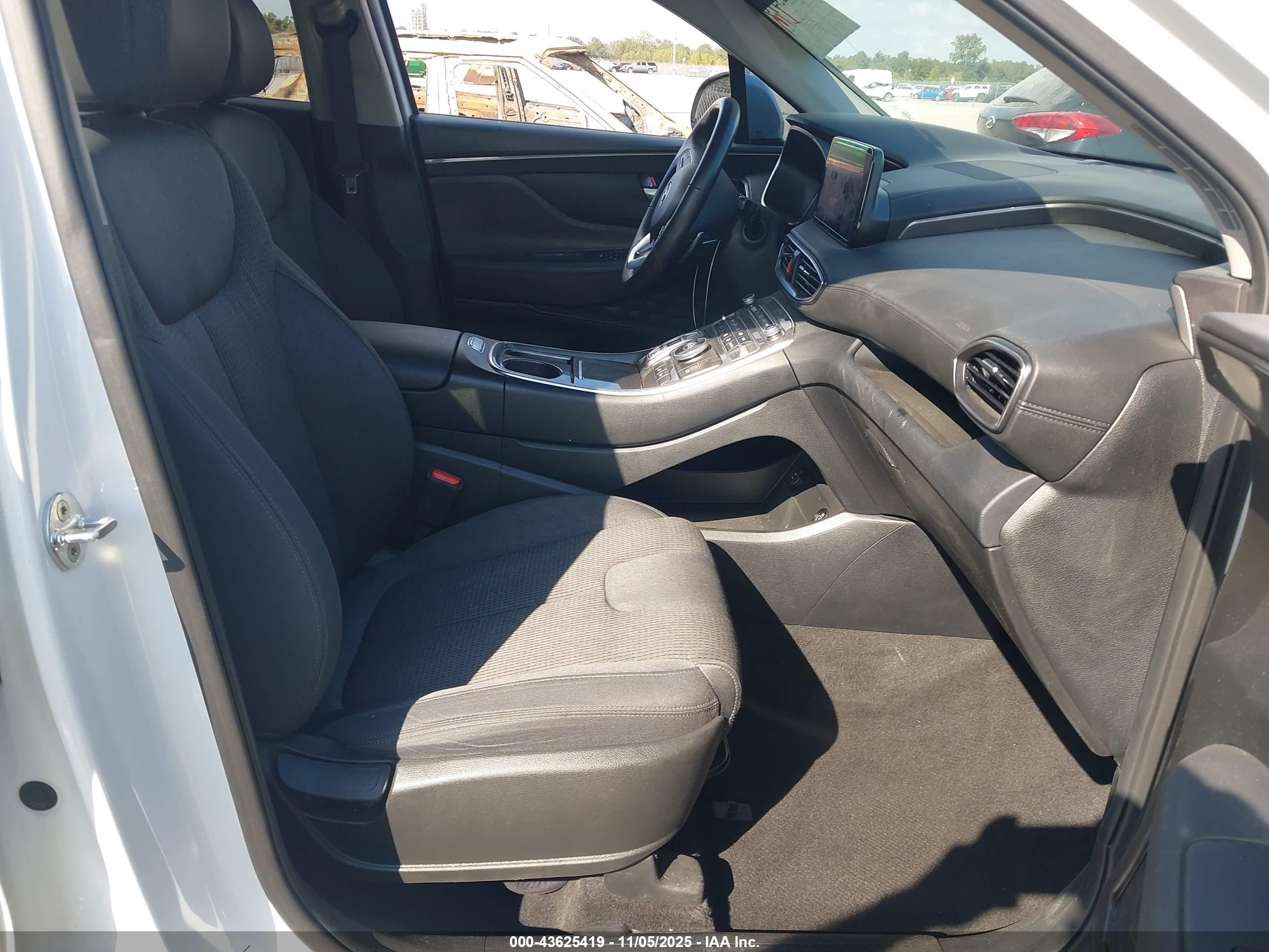 HYUNDAI SANTA image 5