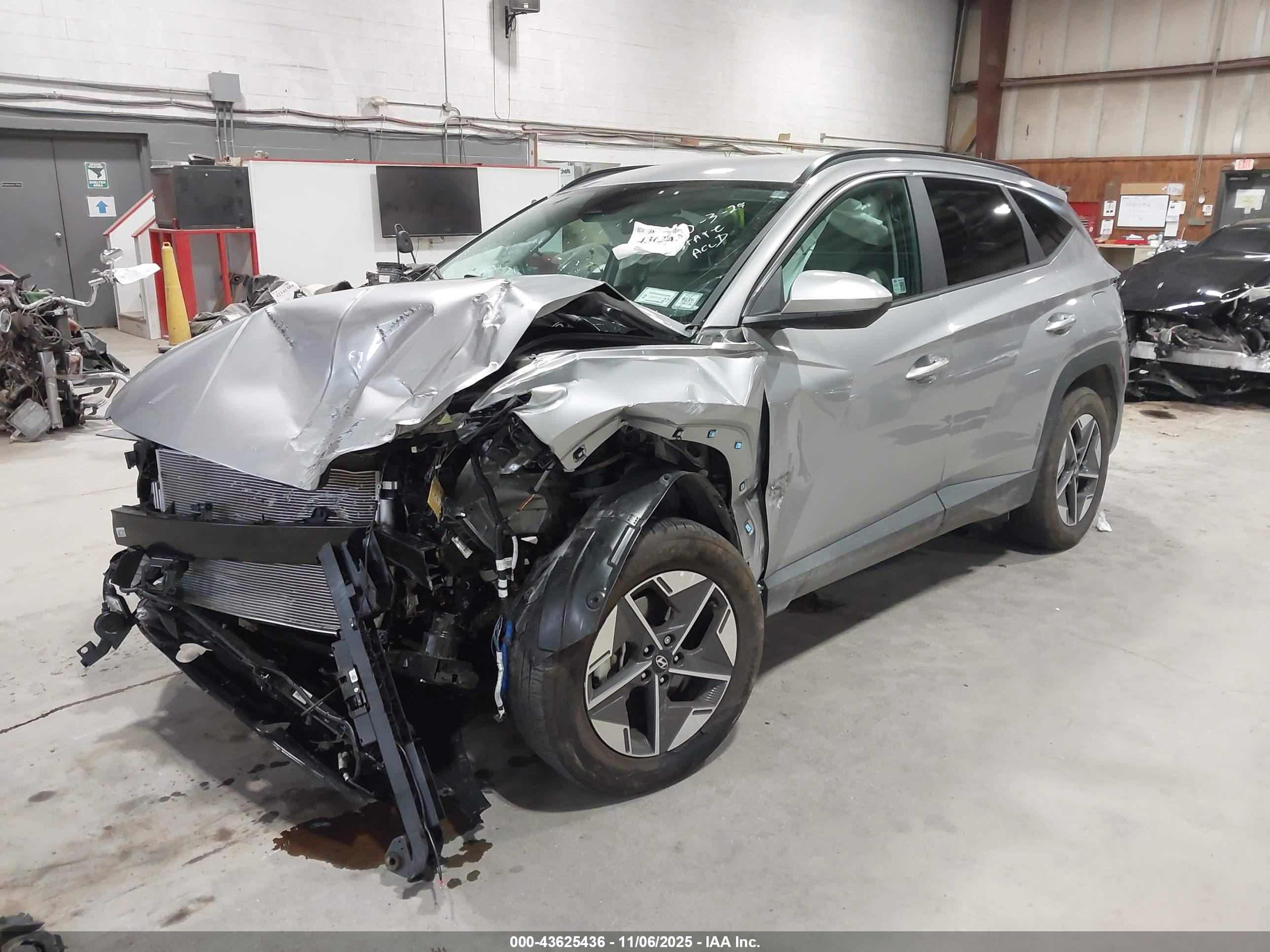 HYUNDAI TUCSON image 2