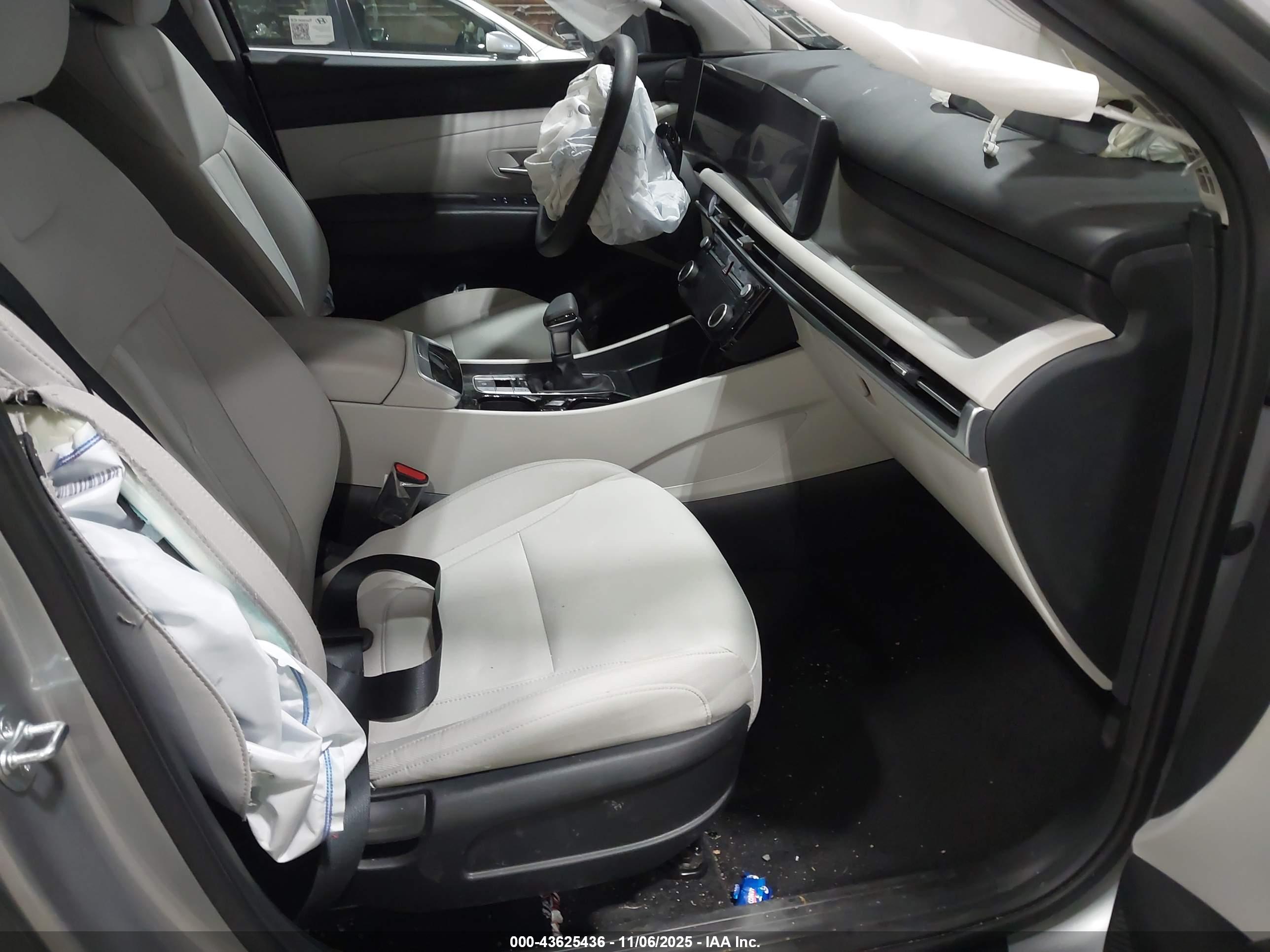 HYUNDAI TUCSON image 5