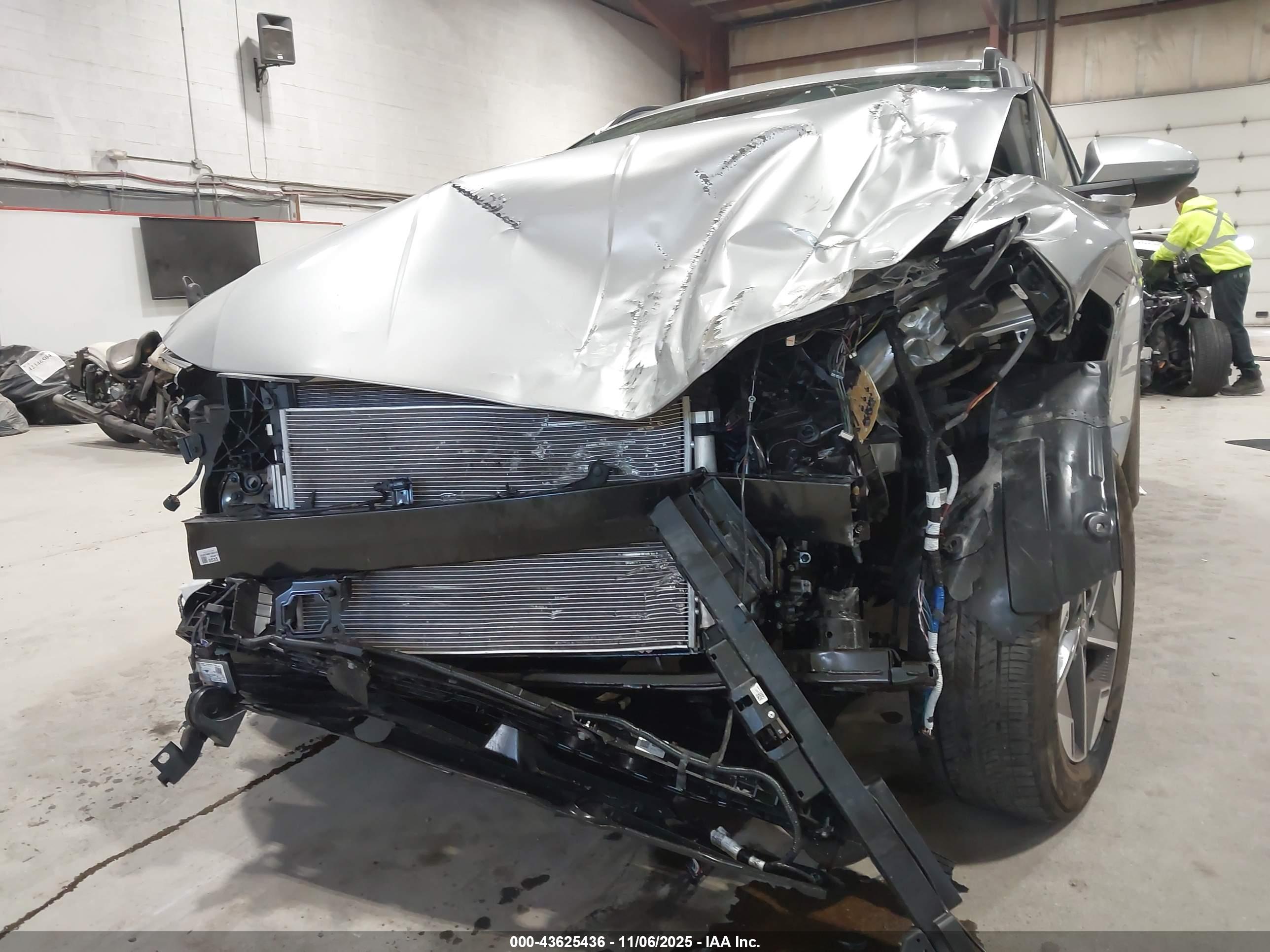 HYUNDAI TUCSON image 6