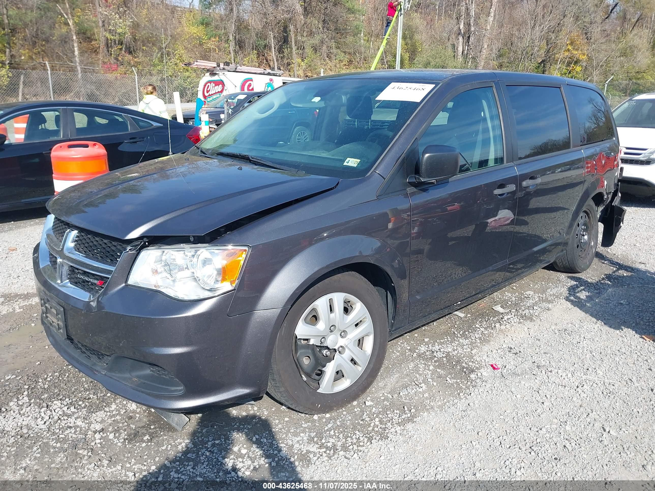 DODGE GRAND image 2