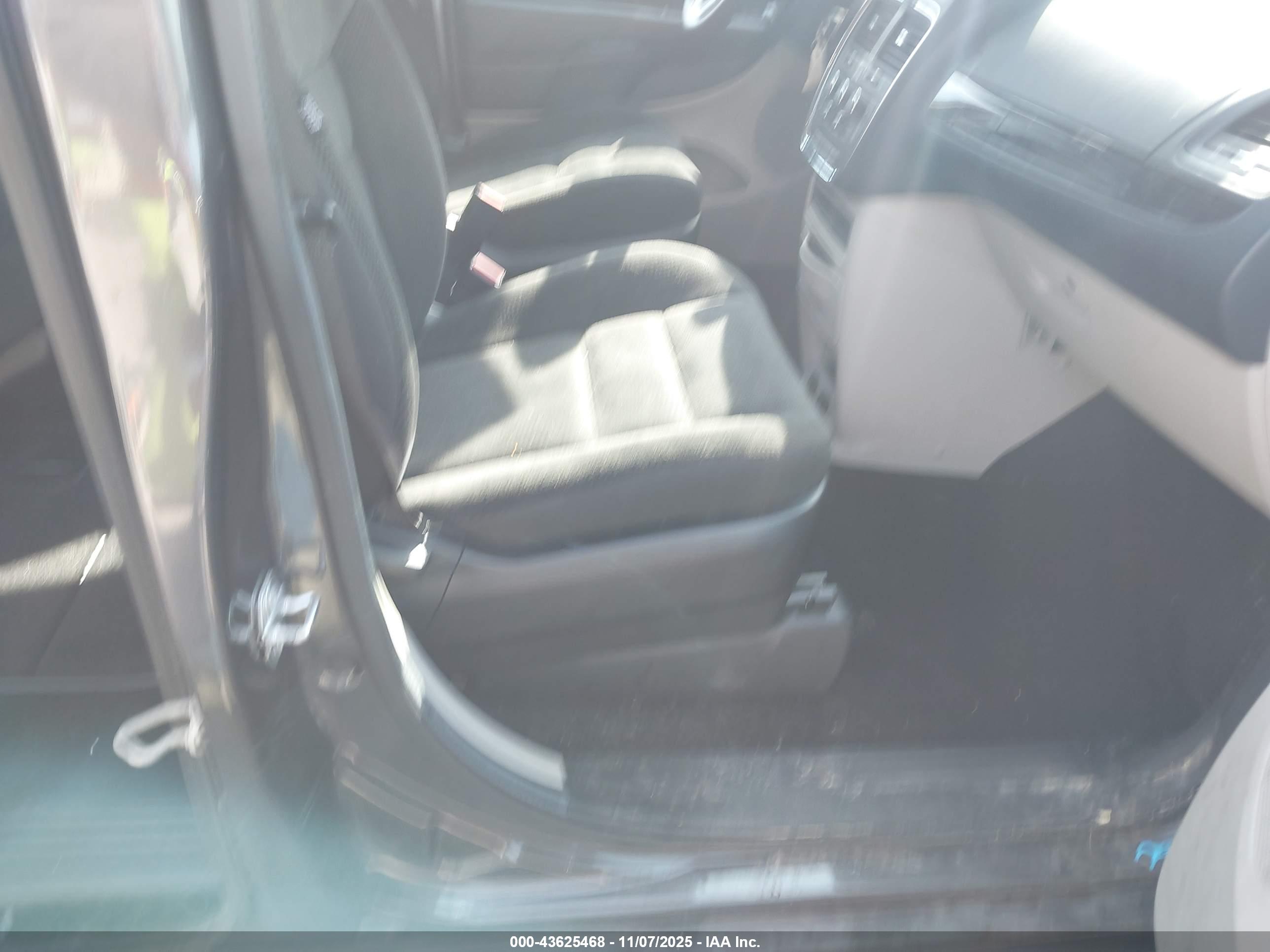 DODGE GRAND image 5