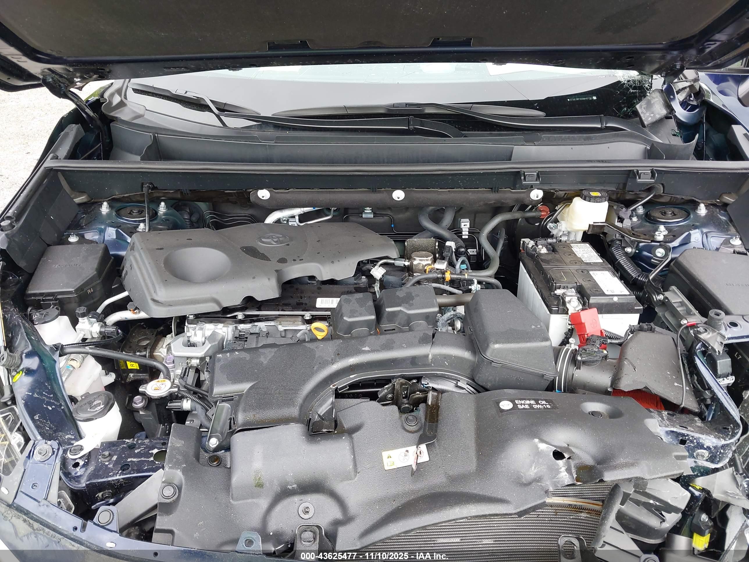 TOYOTA RAV4 image 10