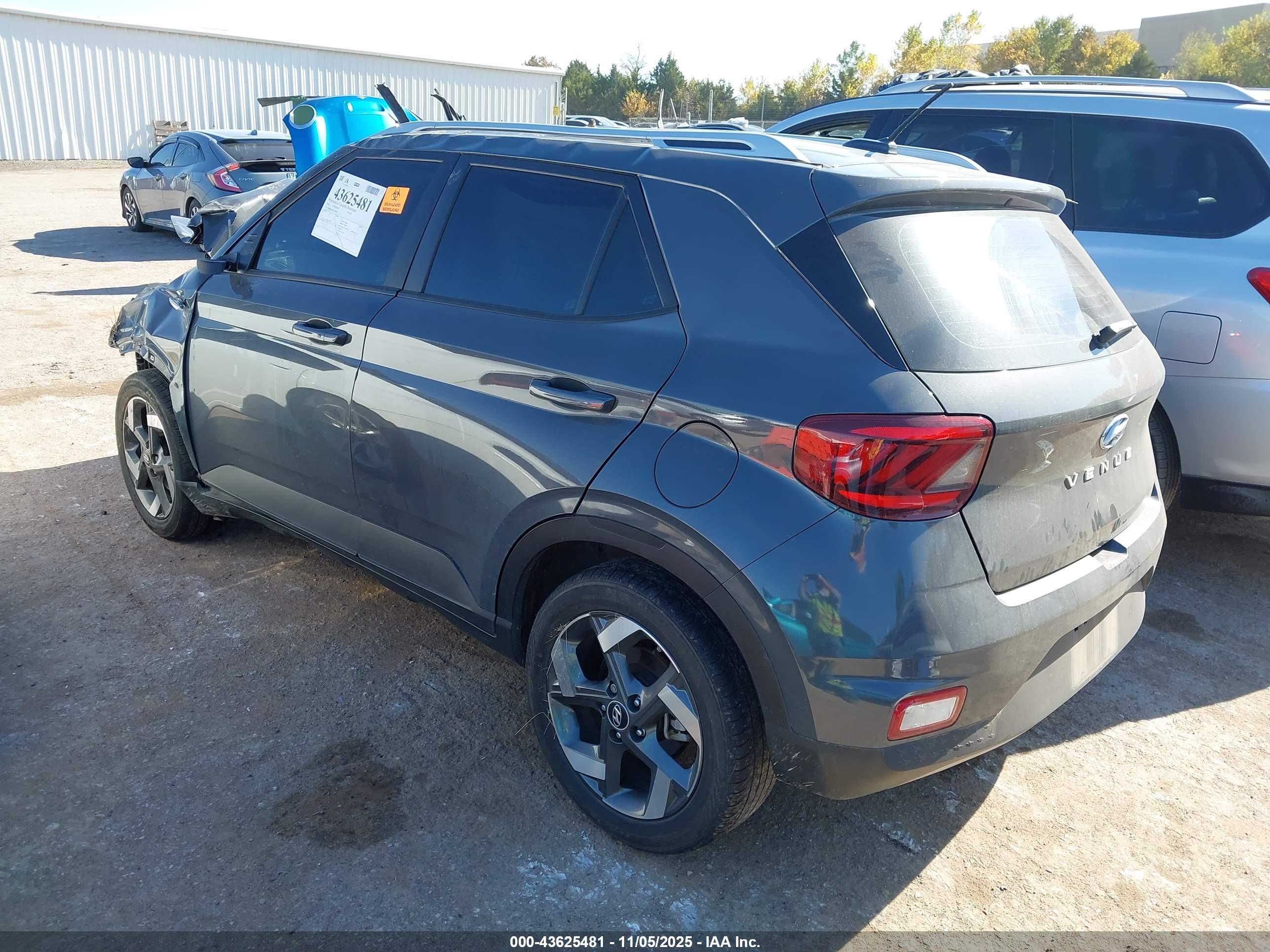 HYUNDAI VENUE image 3