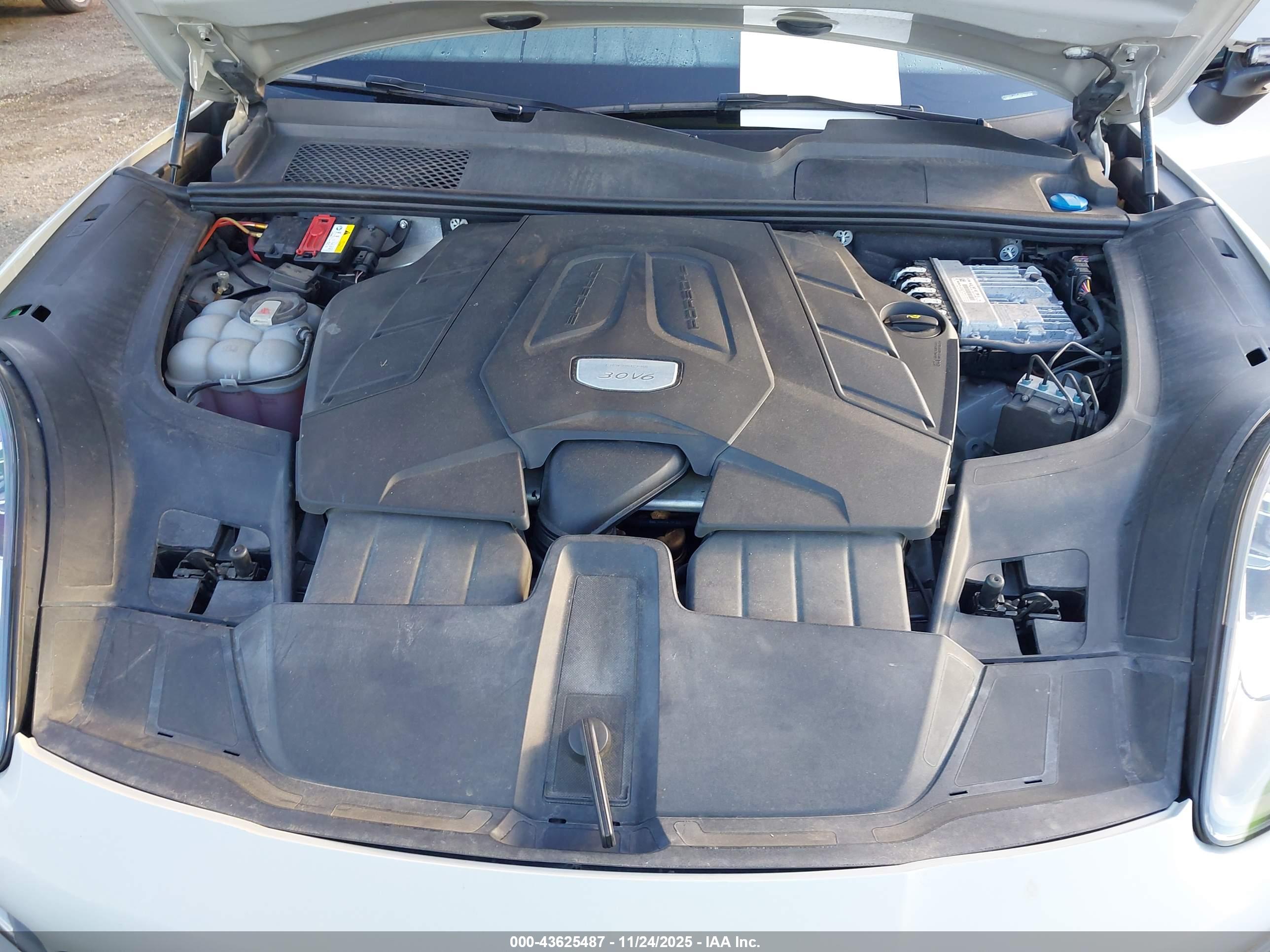 PORSCHE CAYENNE image 10
