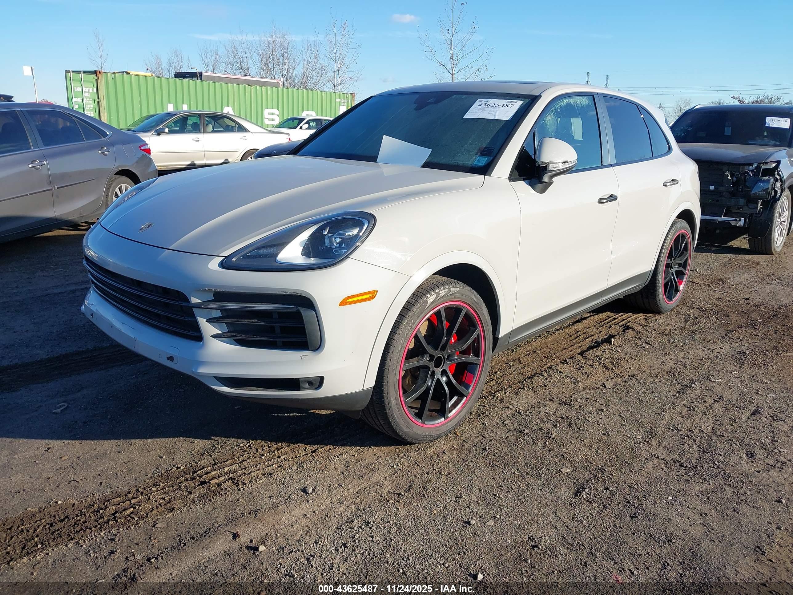 PORSCHE CAYENNE image 2