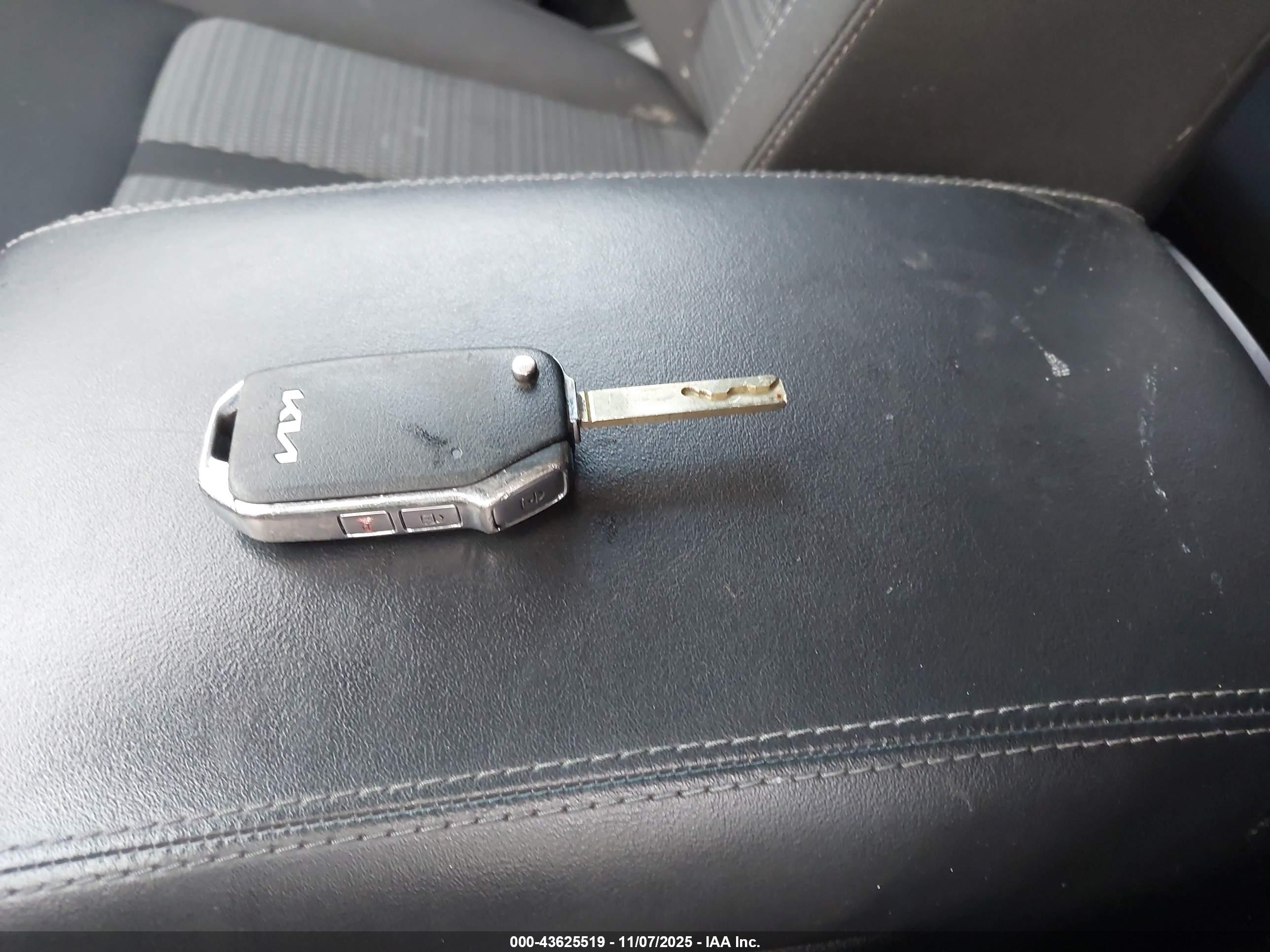 KIA SORENTO image 11