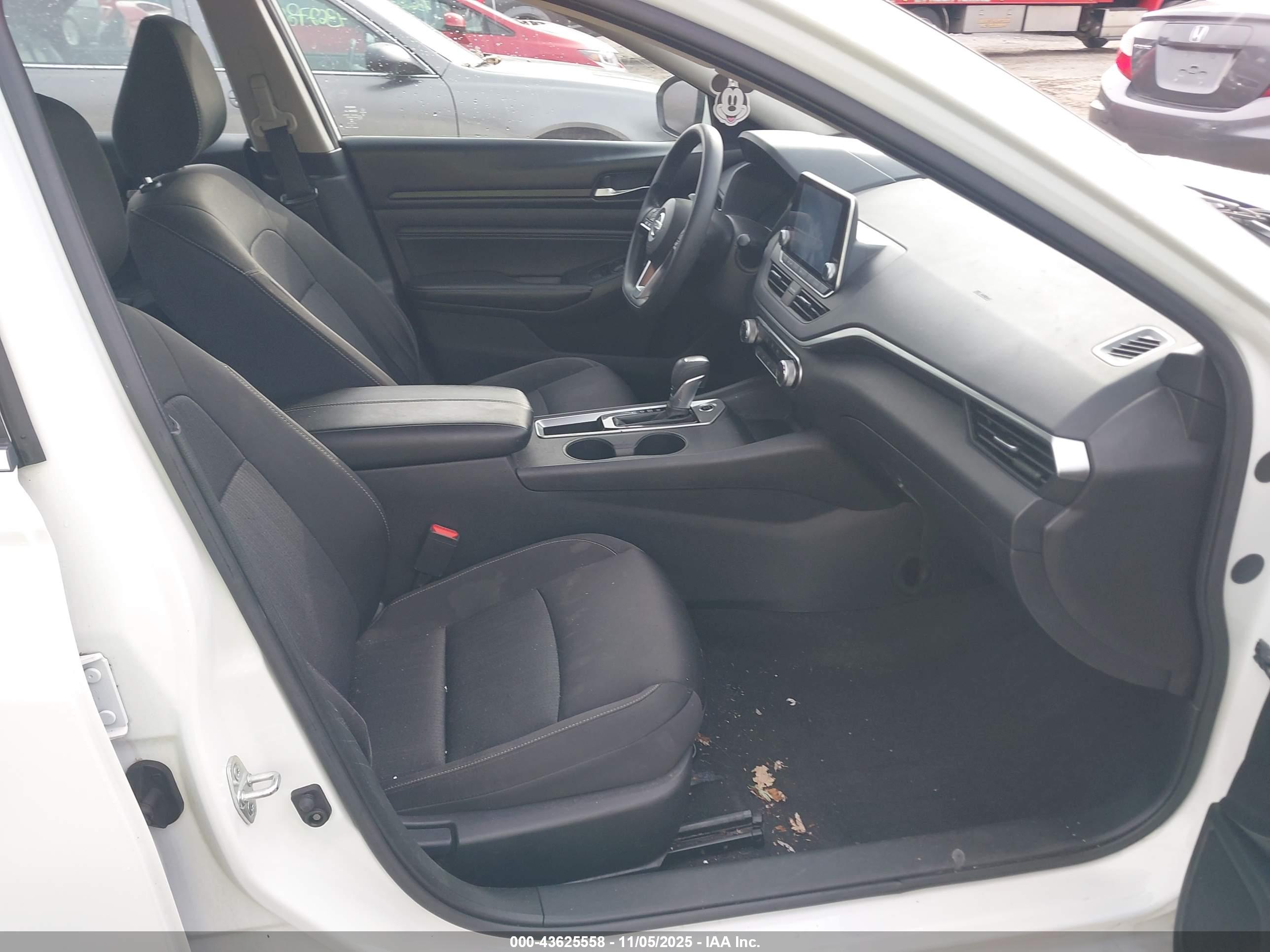 NISSAN ALTIMA image 5