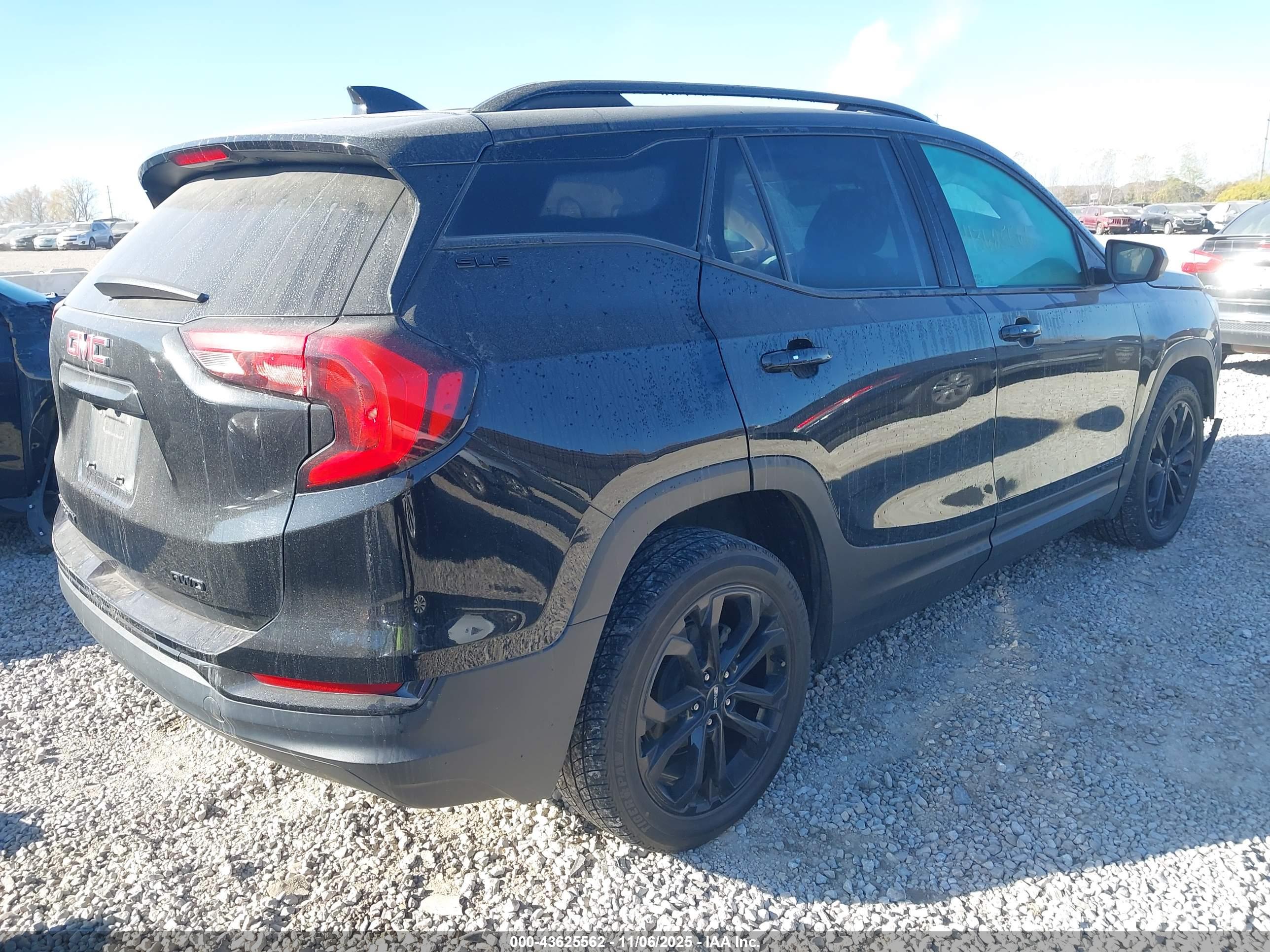GMC TERRAIN image 4