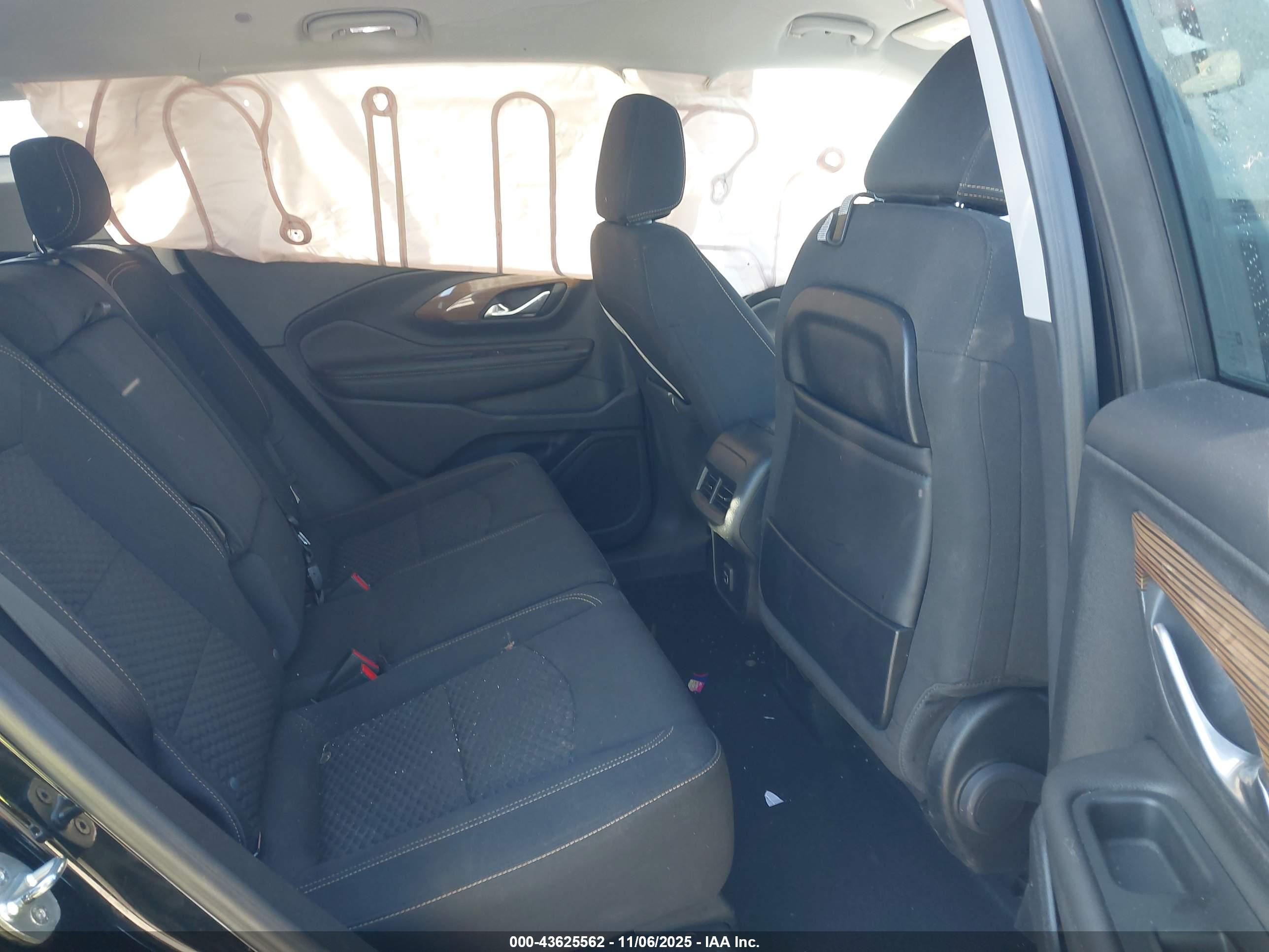 GMC TERRAIN image 8